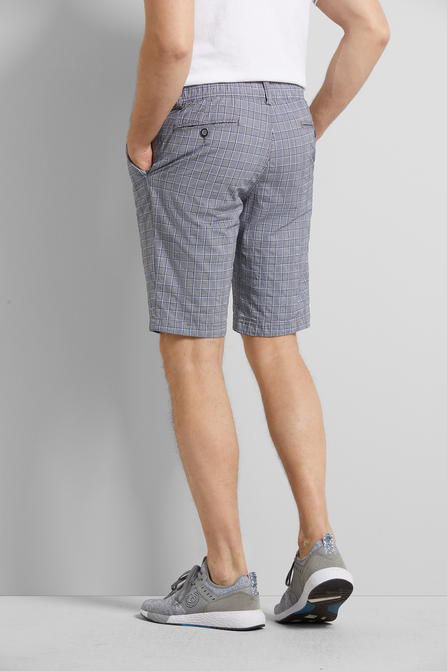 2. Bild von bugatti Bermudas, in einem maritinem Style