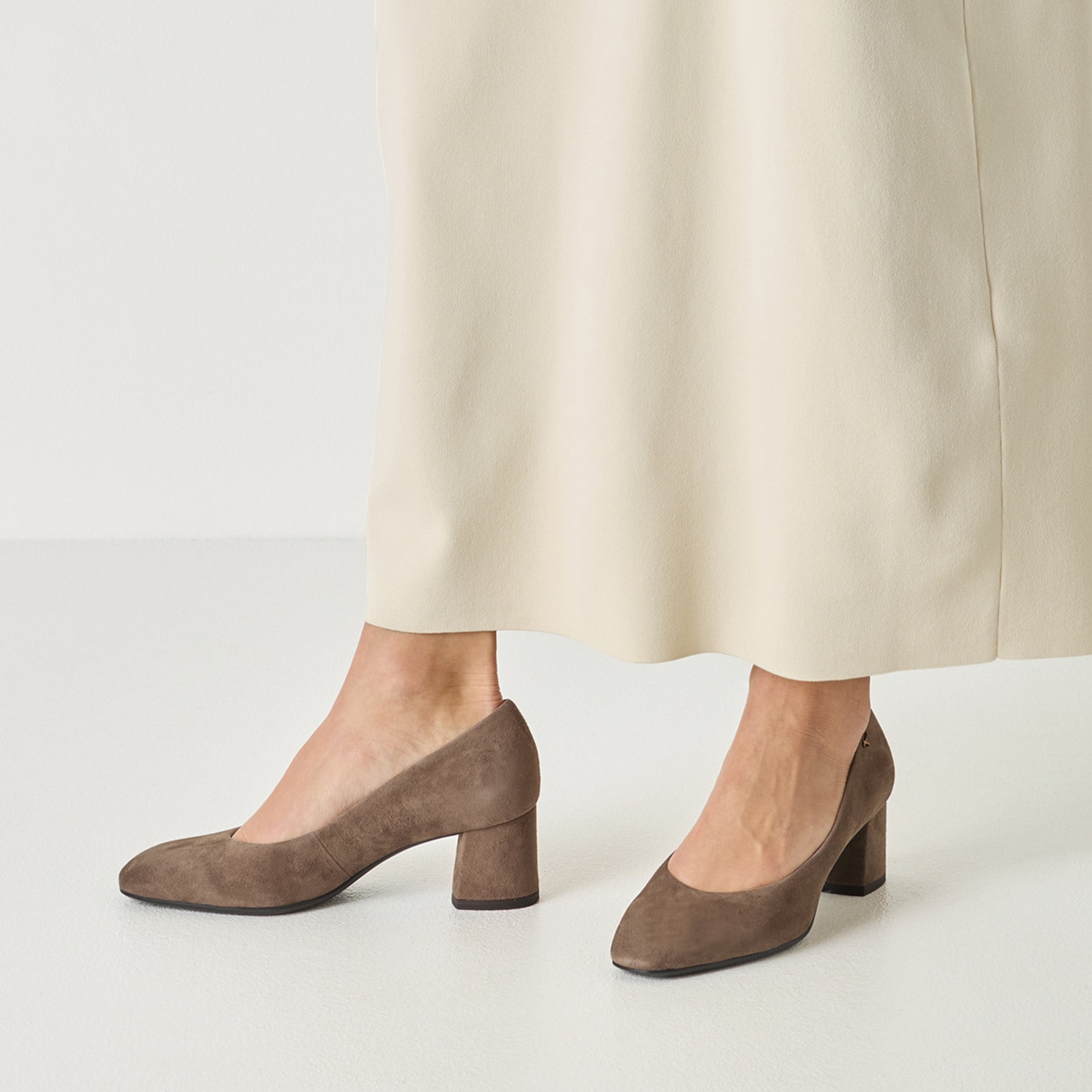 Tamaris Pumps  Blockabsatz, Abendschuh, Businesschuh in modischer Karreeform