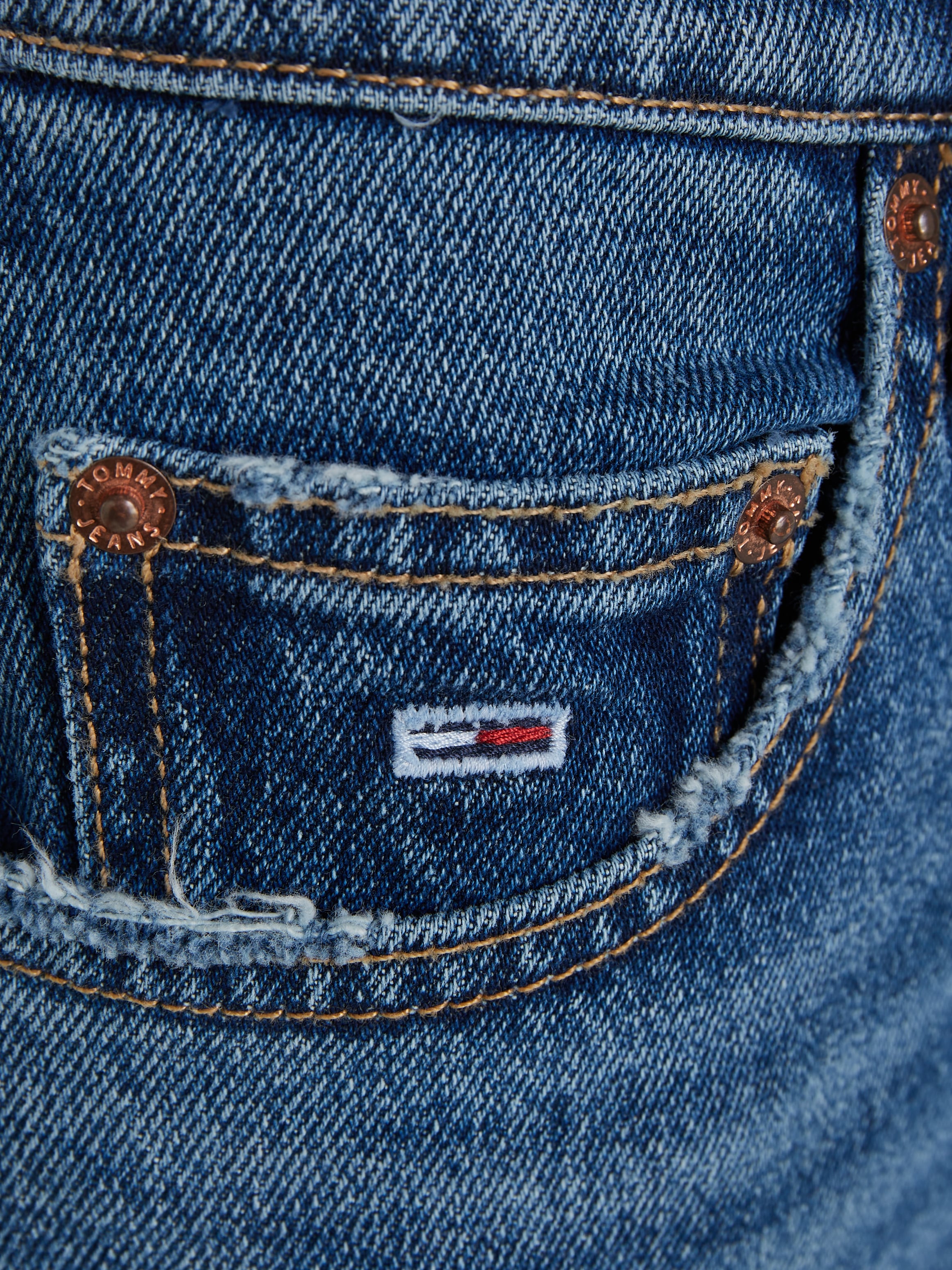 Jeans UH Flag »MOM Mom-Jeans SLIM Tommy mit CG4215«, Jeans Logo-Badge Tommy bestellen &