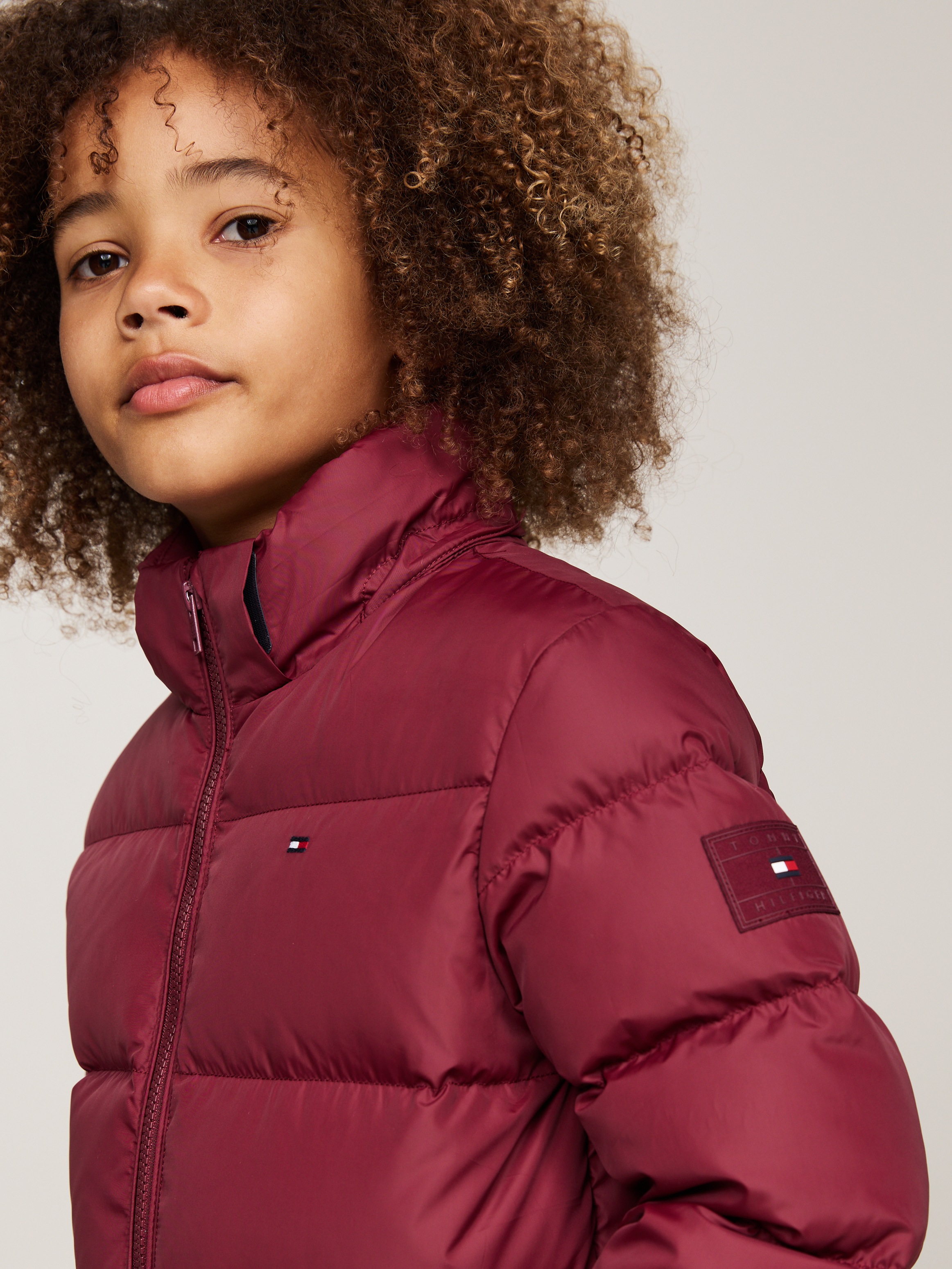 Tommy Hilfiger Daunenjacke »ESSENTIAL DOWN JACKET«, mit Kapuze, mit Logo-Patch