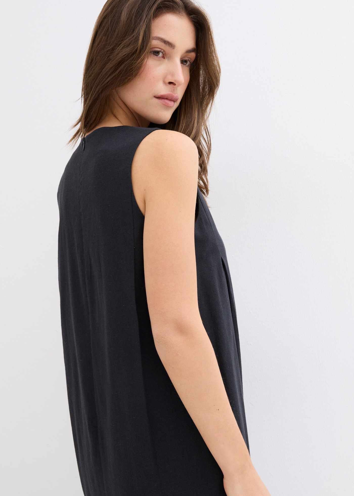 bonprix Midikleid ärmelloses Design, Oversize-Passform, runder Ausschnitt