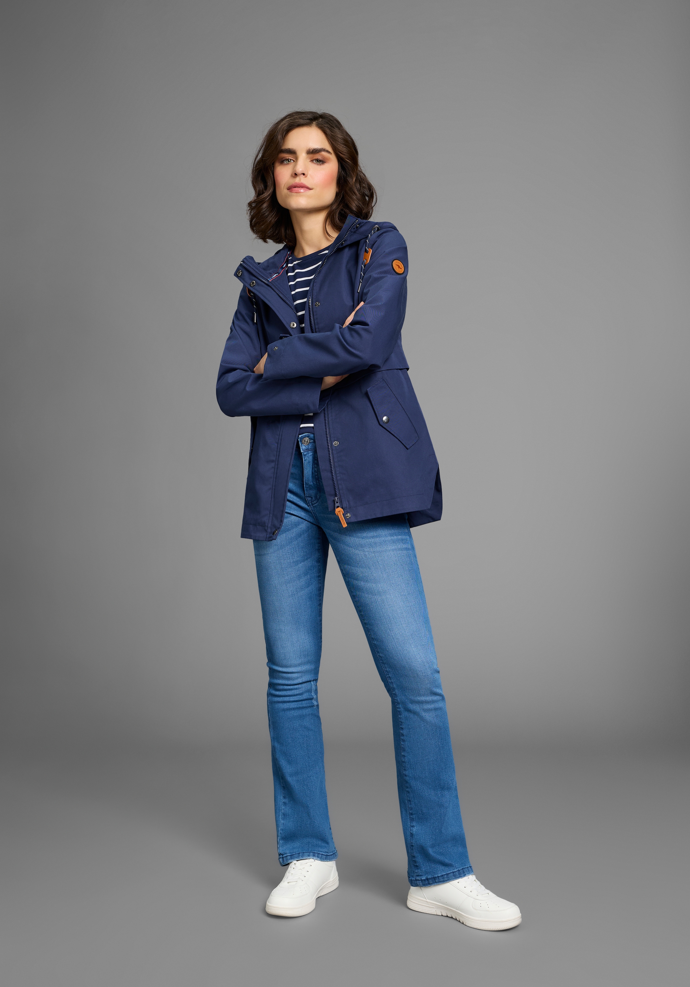 KangaROOS Outdoorjacke mit Kapuze Übergangsjacke  gefütterte Kapuze, Kordelzug, Klappentaschen