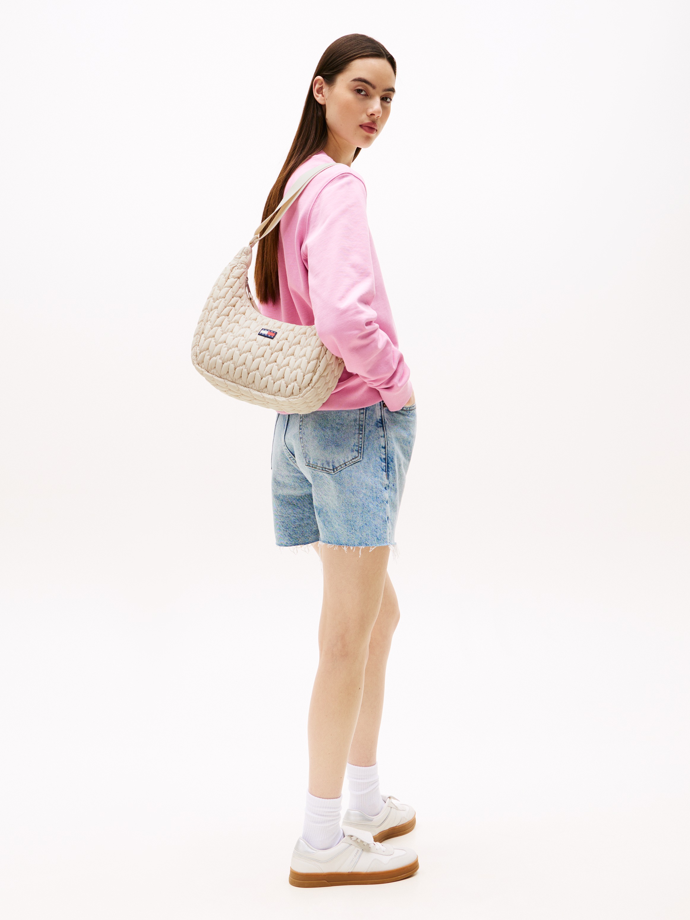Tommy Jeans Schultertasche »TJW URBAN X-BODY QUILTED«, Damen Umhängetasche, Tragetasche in modischer Flechtoptik