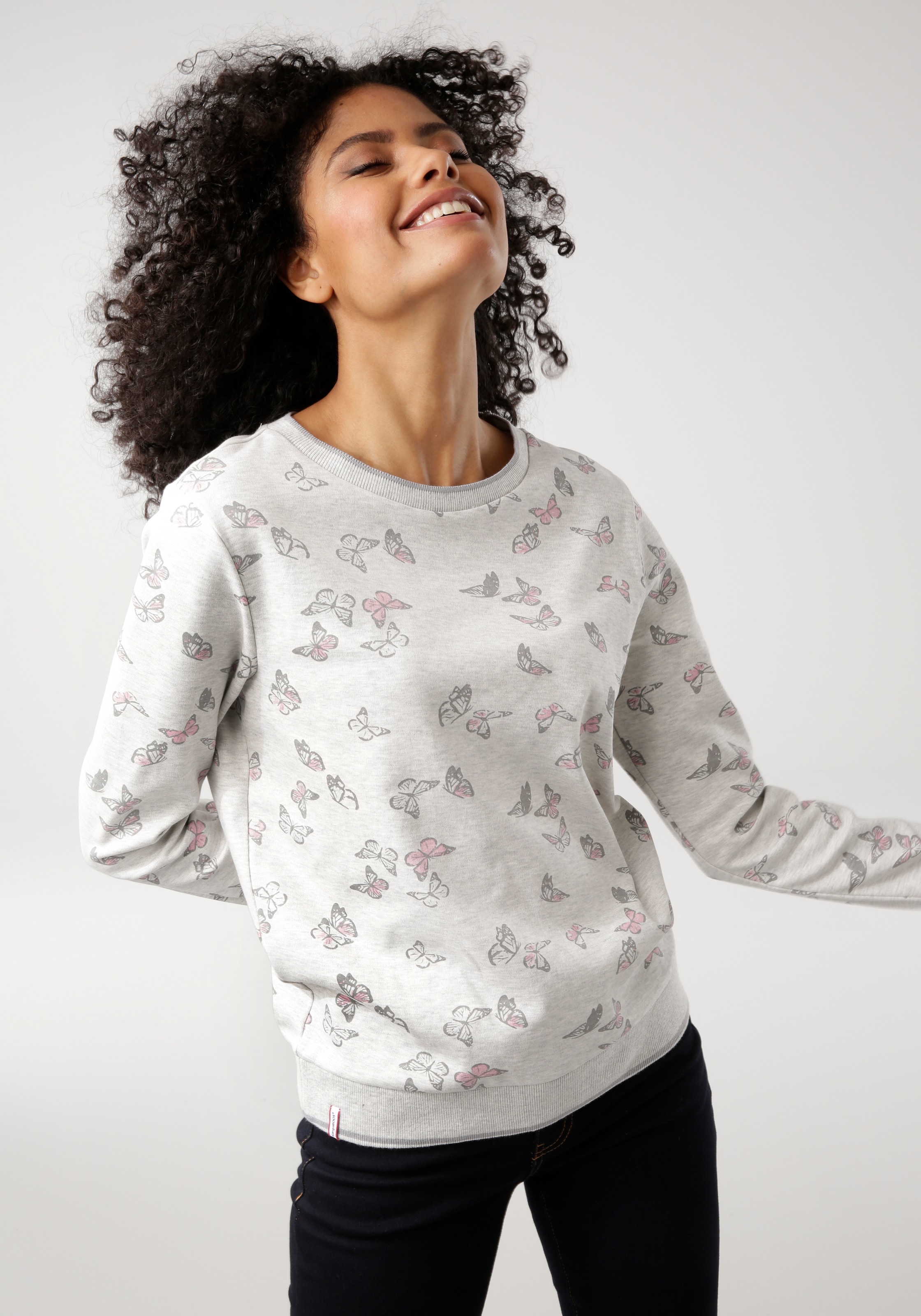 KangaROOS mit trendigem Sweatshirt, online bei Schmetterlings-Allover-Druck