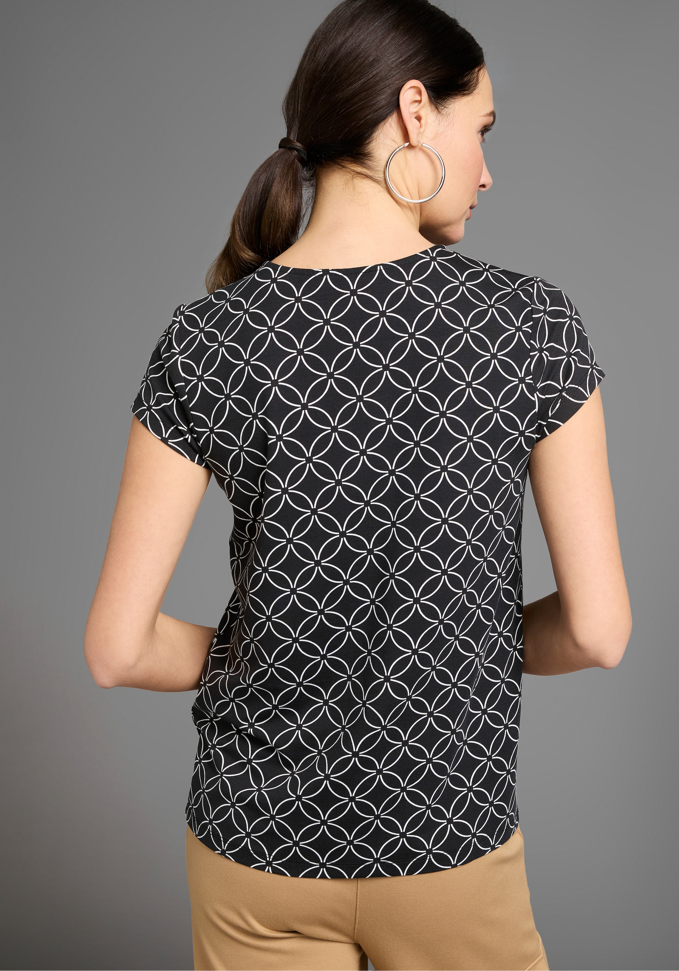 HECHTER PARIS Kurzarmshirt mit Zierdetail und Alloverprint