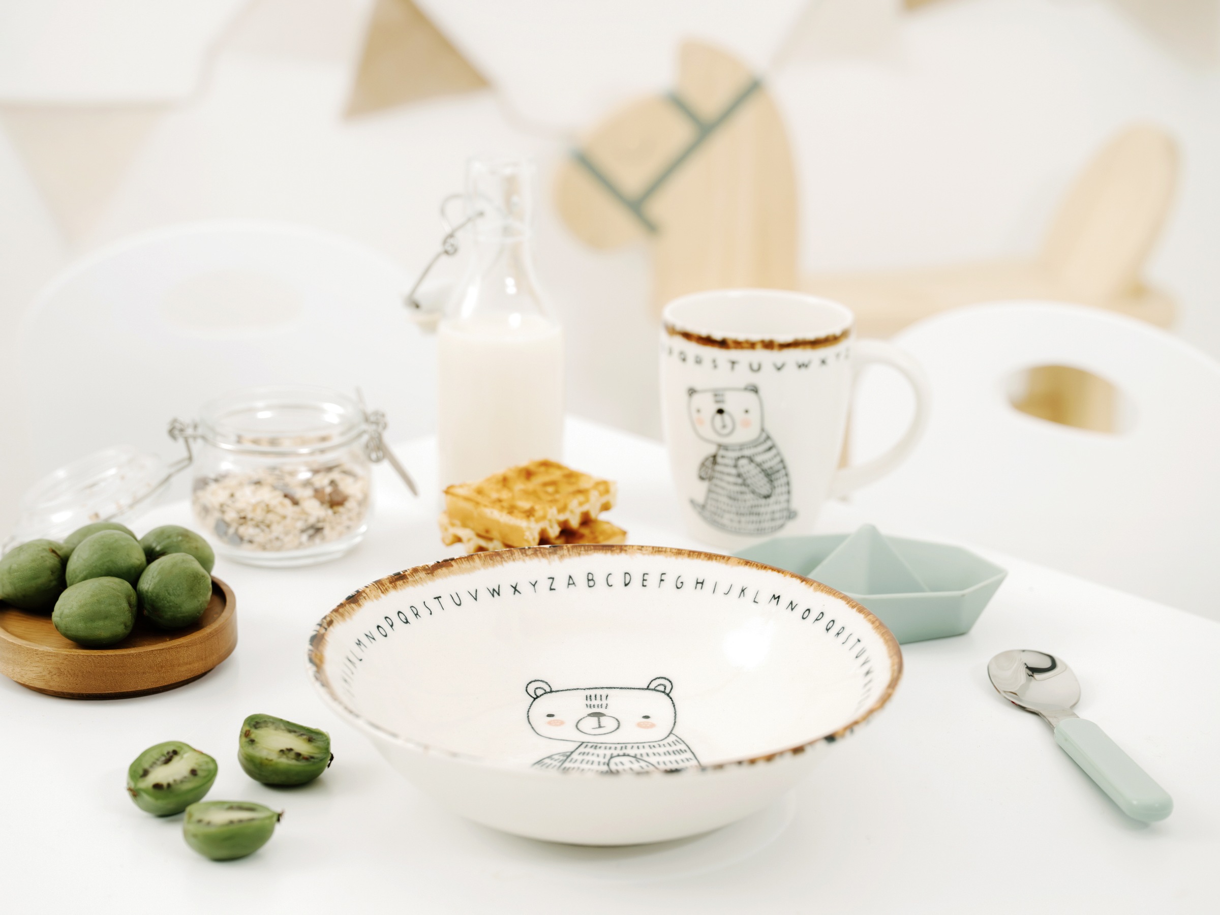 CreaTable Kindergeschirr-Set »Freunde des Waldes Bär, Kinder Set 3-tlg.« Tiermotive, skandinavischer Stil, unregelmäßiger brauner Rand