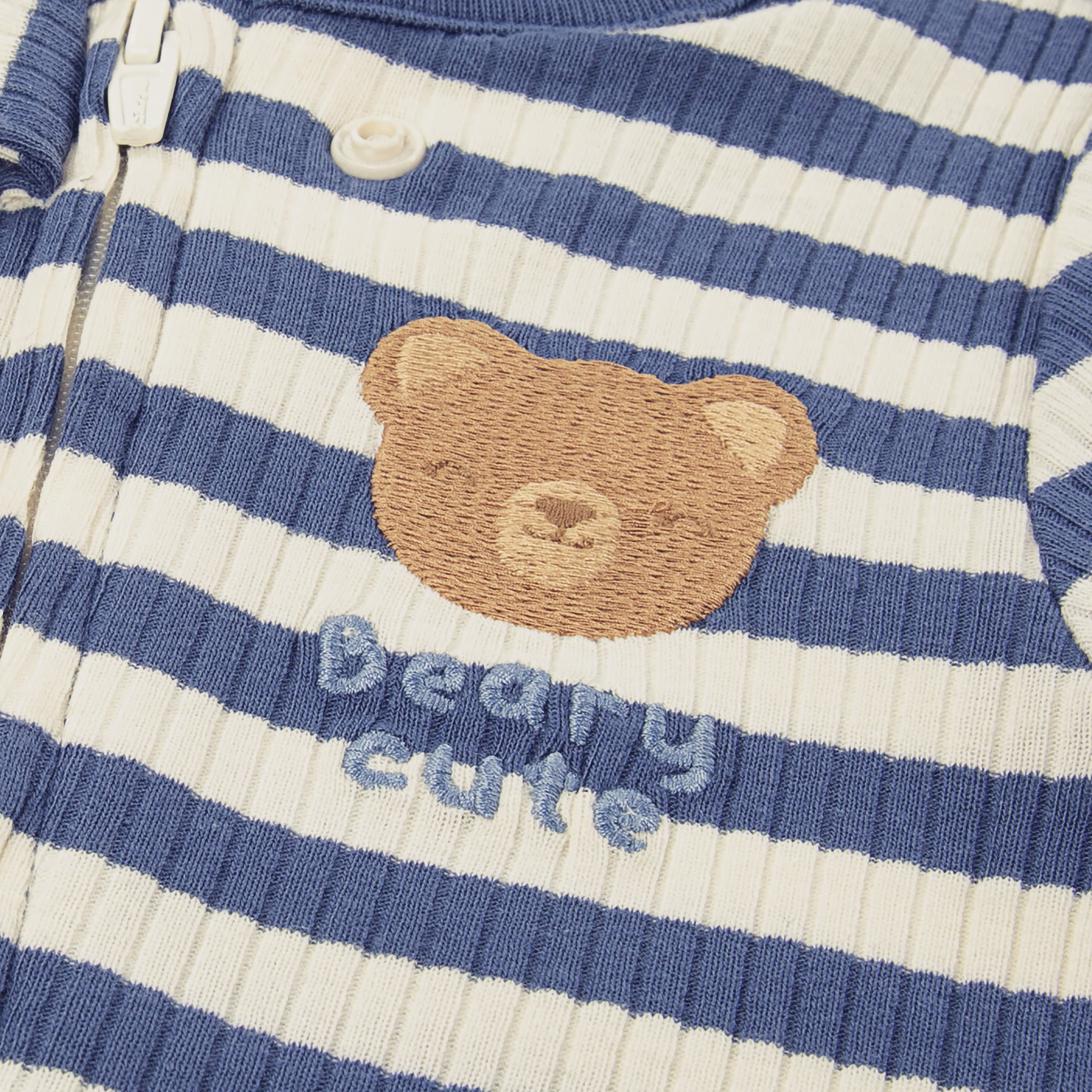HUGGIES babywear Schlafoverall »HUGB FOOTED COVERALL«, mit süßer Bärchenstickerei