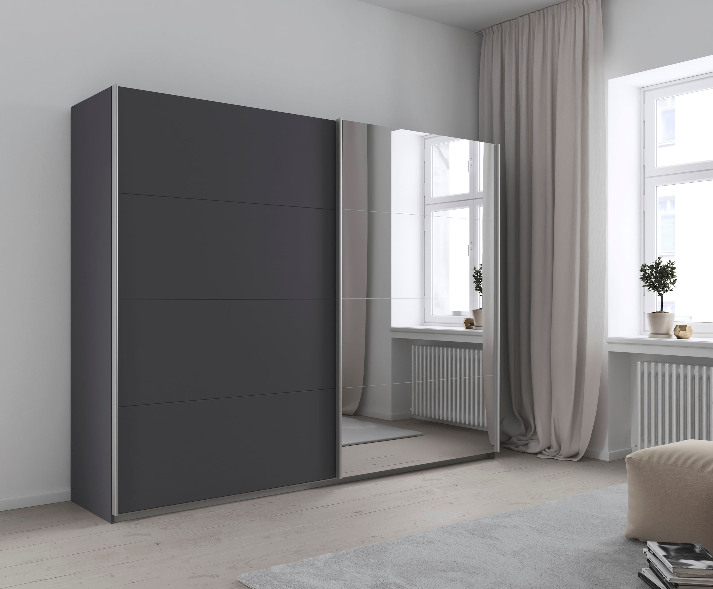 INOSIGN BY RAUCH Schwebetürenschrank »Kleiderschrank Schrank Garderobe Schlafzimmerschrank THANOS«, (in 3 verschiedenen Ausstattungen BASIC/CLASSIC/PREMIUM), Optional mit Spiegel, Metall-Griffleisten alufarben MADE IN GERMANY