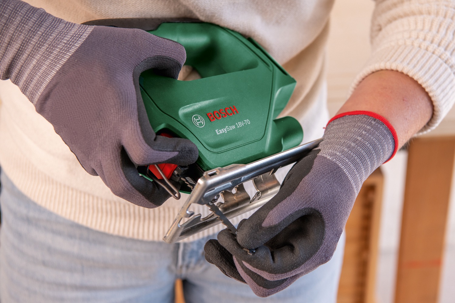 Bosch Home & Garden Akku-Stichsäge »EasySaw 18V-70«, Inkl. Akku 2 Ah und Ladegerät AL 18V-20