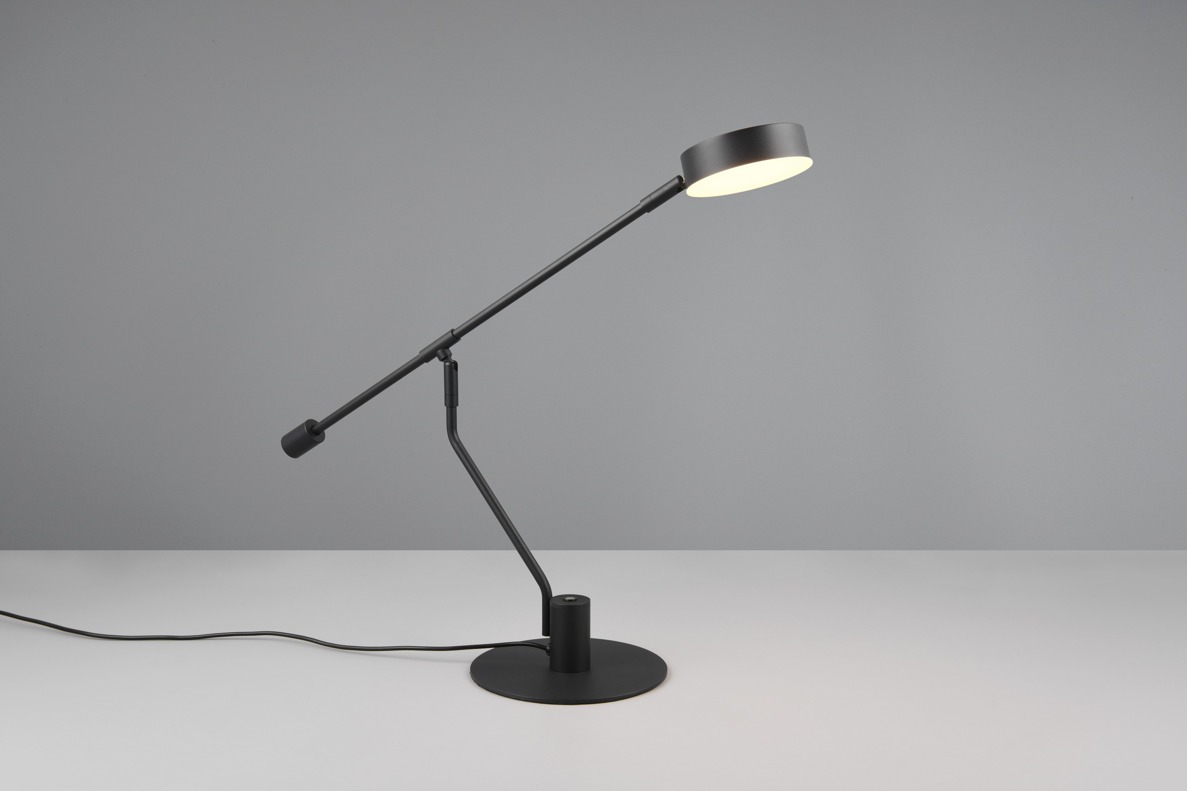TRIO Leuchten LED Schreibtischlampe »MANDURO, LED Tischleuchte Leseleuchte 6W 560 Lumen CCT dimmbar« LED-Board 1 Stk. Farbwechsler 2700-6500K warmweiß bis kaltweiß und per Touch stufenlos dimmbar