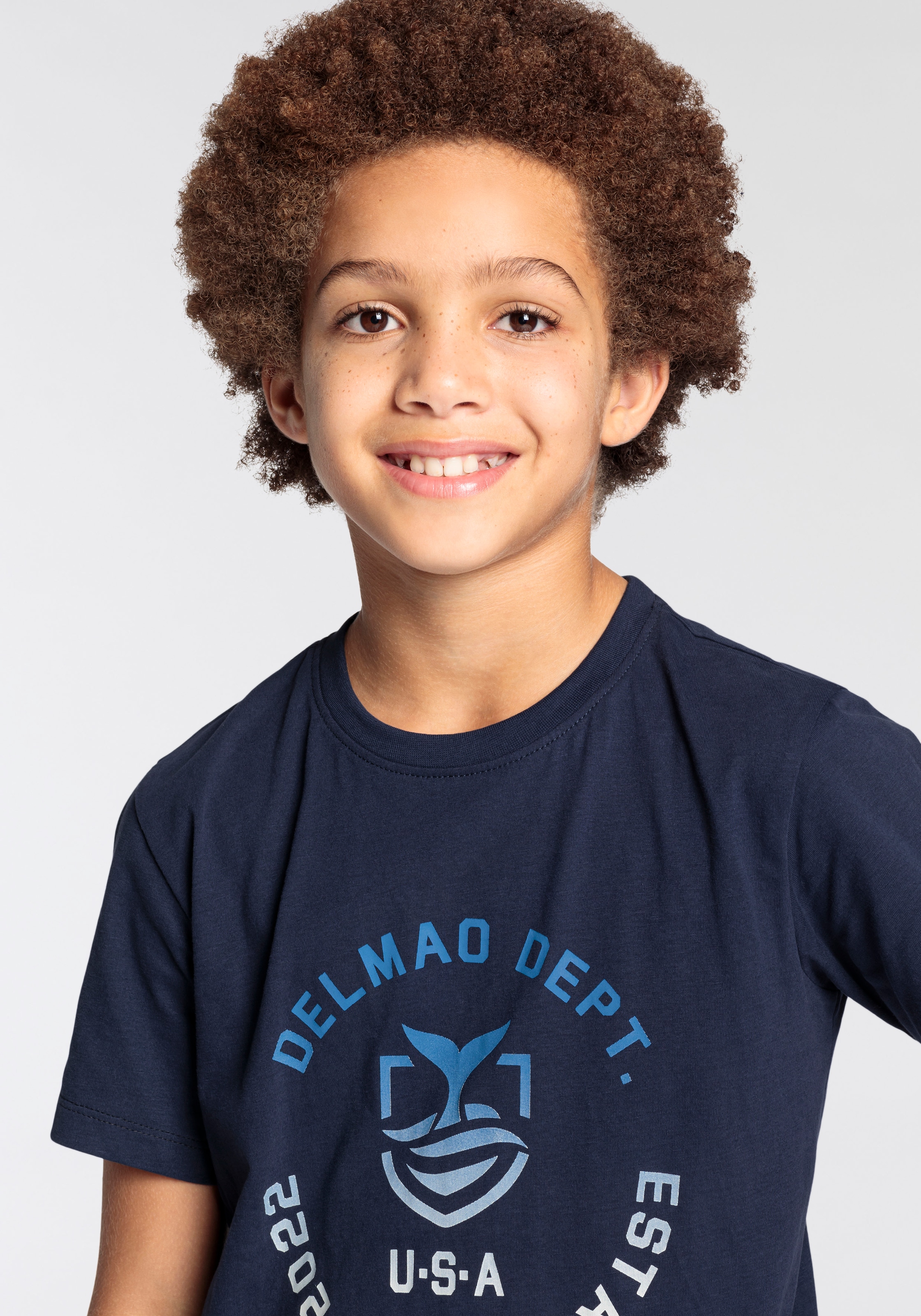 T-Shirt Online-Shop NEUE MARKE bestellen DELMAO »für im Logo-Print. Jungen«, mit