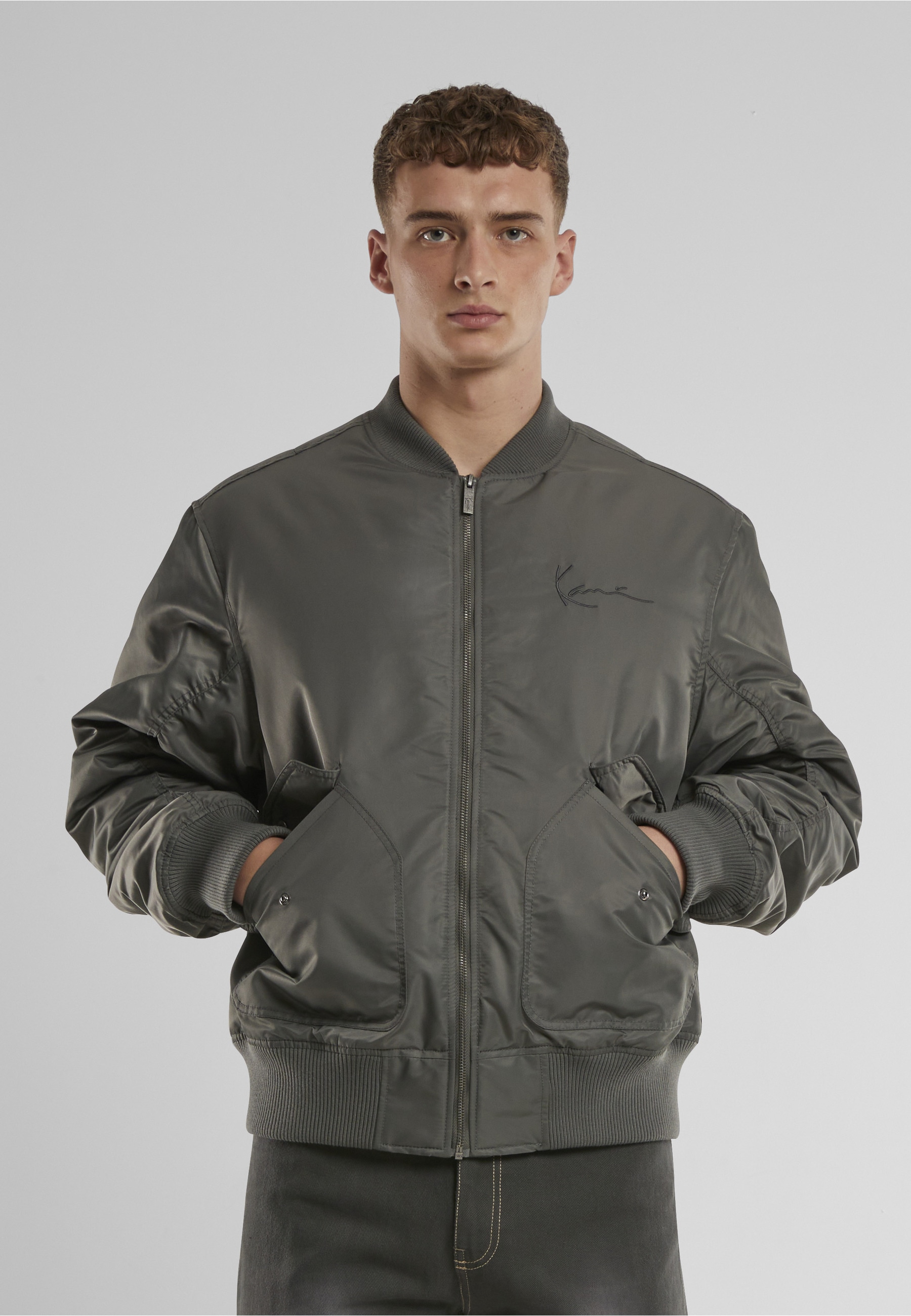 Karl Kani Bomberjacke »Karl Kani Karl Kani Small Signature Distressed Bomber Jacket« 1 Stk. tlg. ohne Kapuze