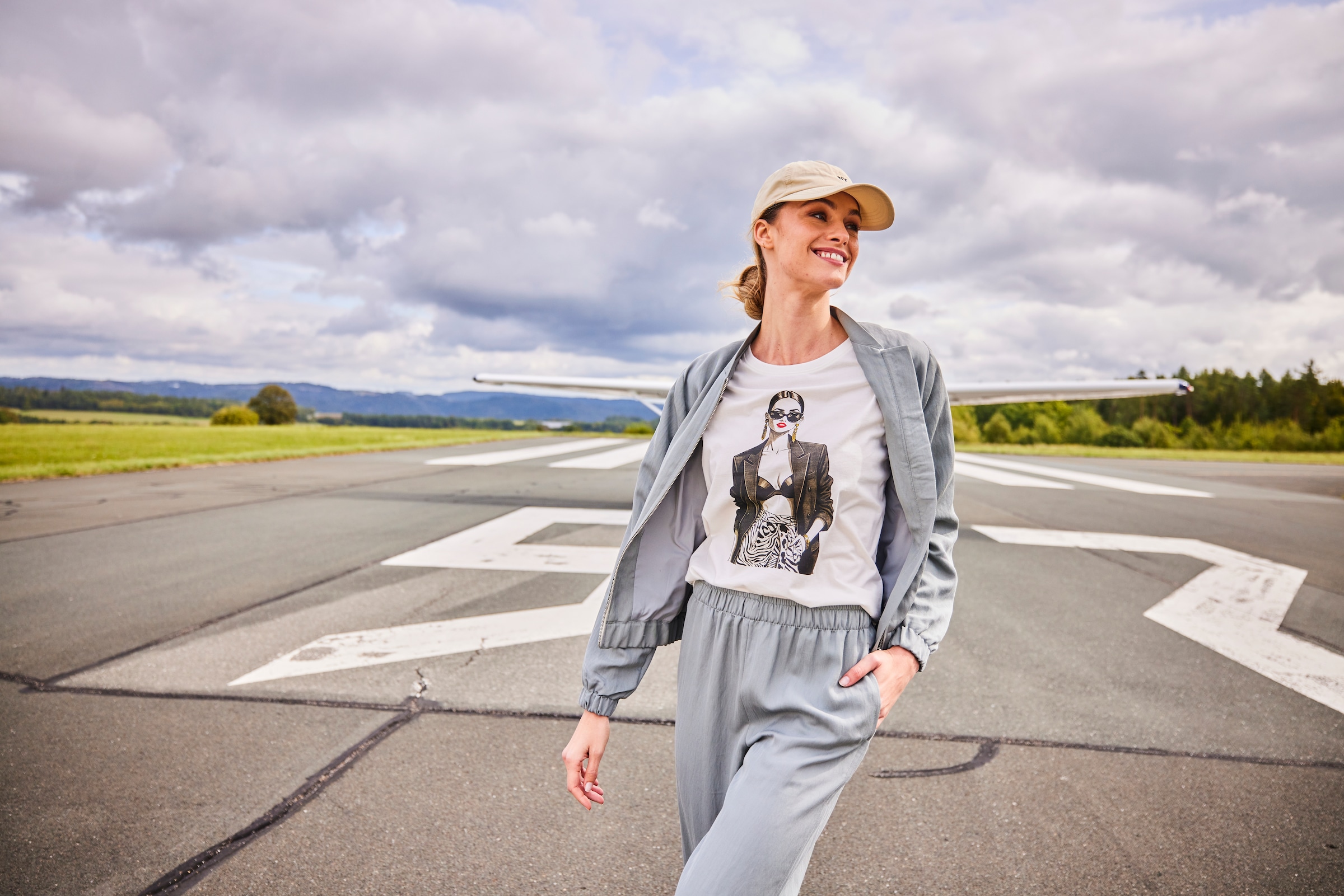 Aniston CASUAL Blouson in trendiger Twill-Qualität - NEUE KOLLEKTION