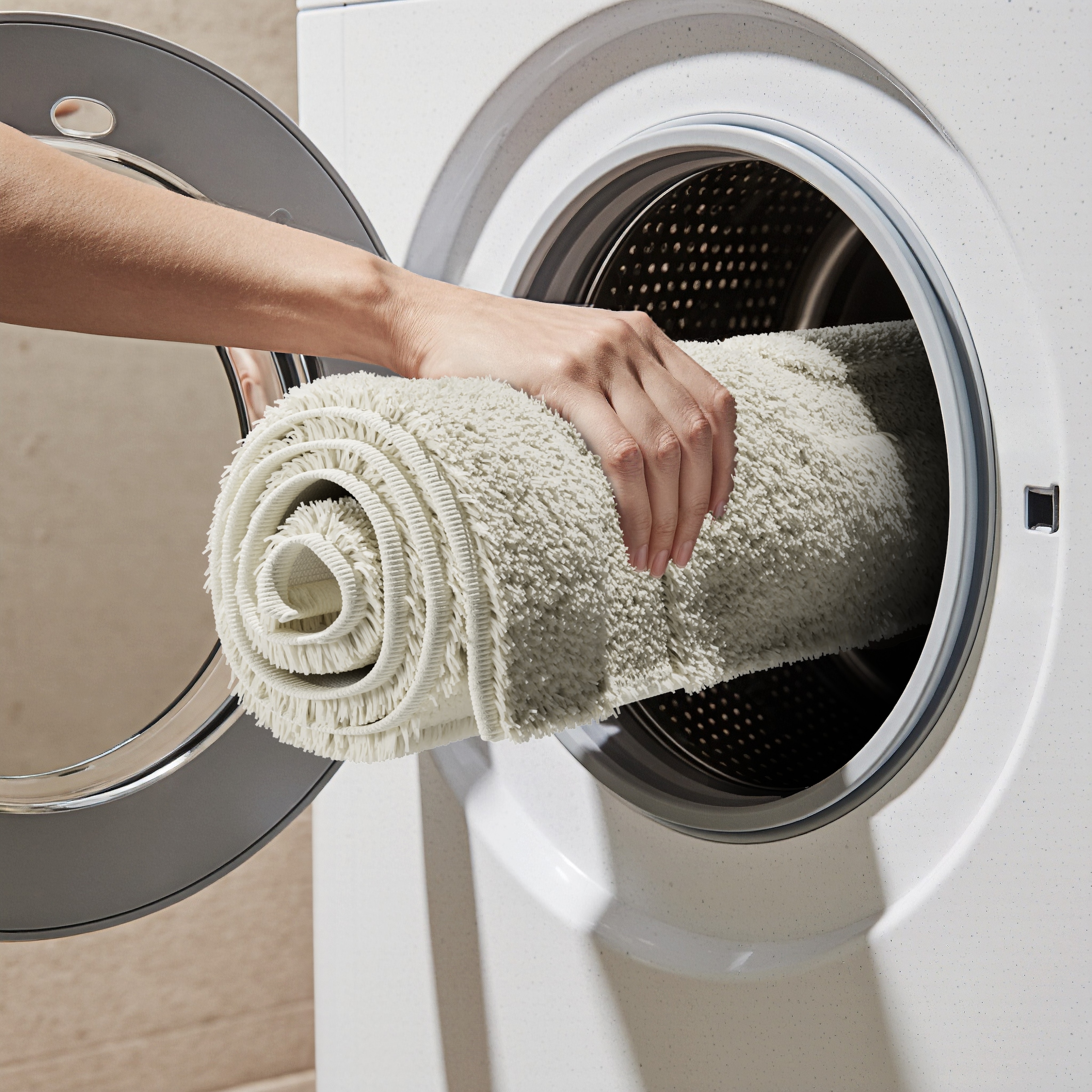 Grund Badematte »Riana, Badvorleger, Badezimmer Teppich, sehr weich« Höhe 20 mm rutschhemmend beschichtet schnell trocknend Modernes Design mit Linien in Hoch-Tief-Struktur, Made in Europe