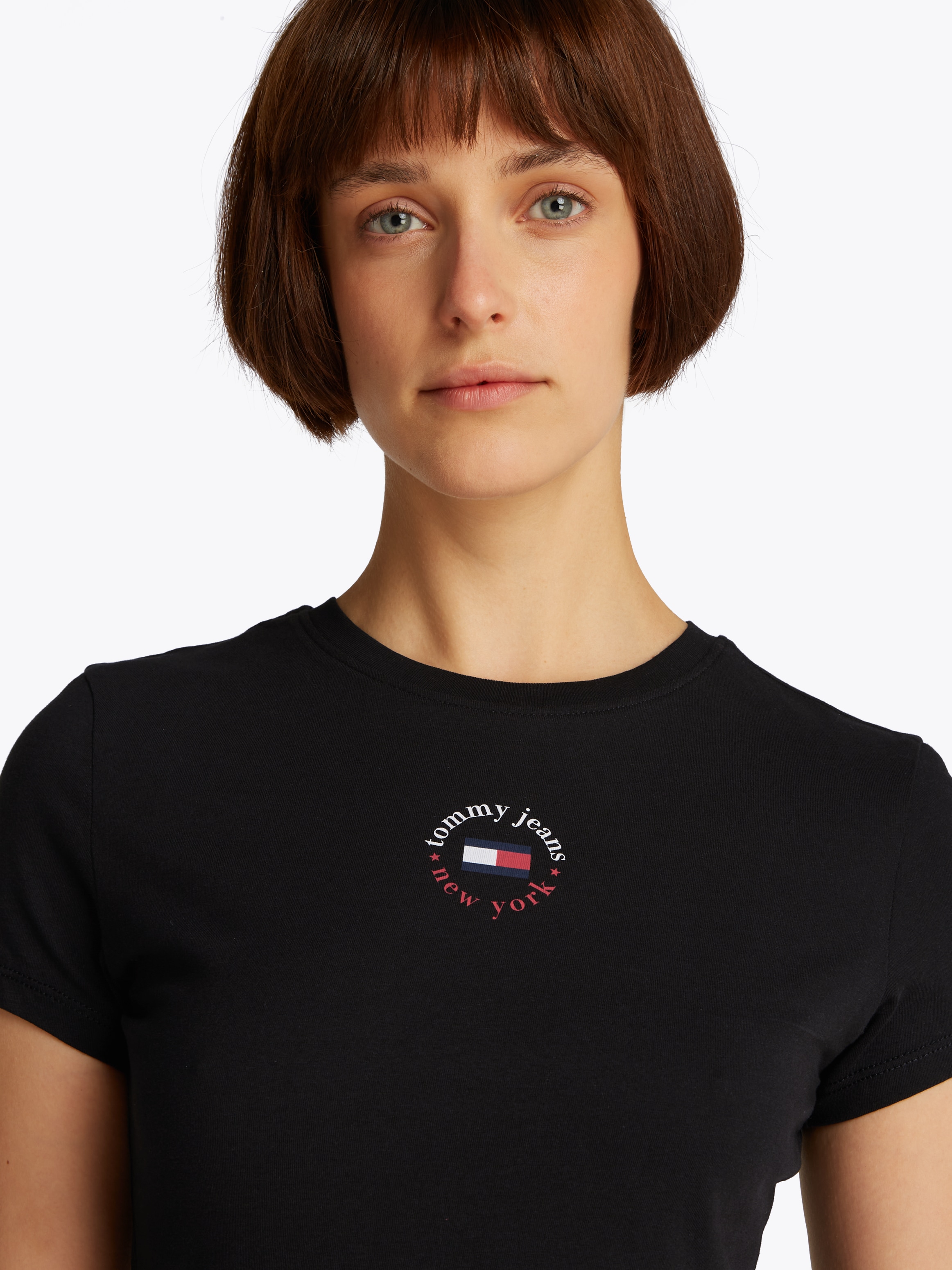 Tommy Jeans T-Shirt »TJW SLIM ESSENTIAL LOGO 2 TEE«, mit Logoschriftzug