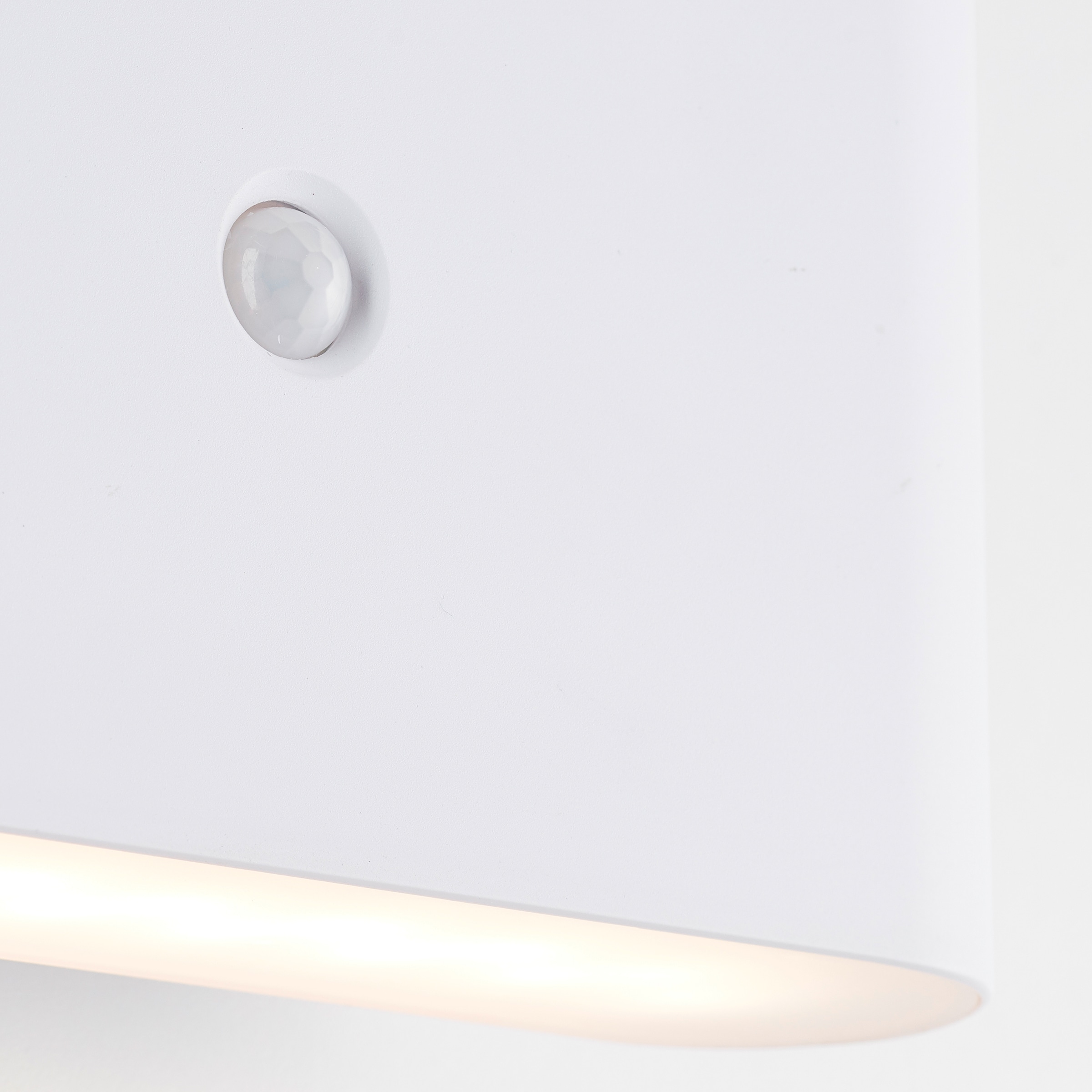 Brilliant LED Außen-Wandleuchte »Xino«, Akku-Leuchte, 330 lm, 3000K, magnetische Anbringung, Up-Downlight, USB