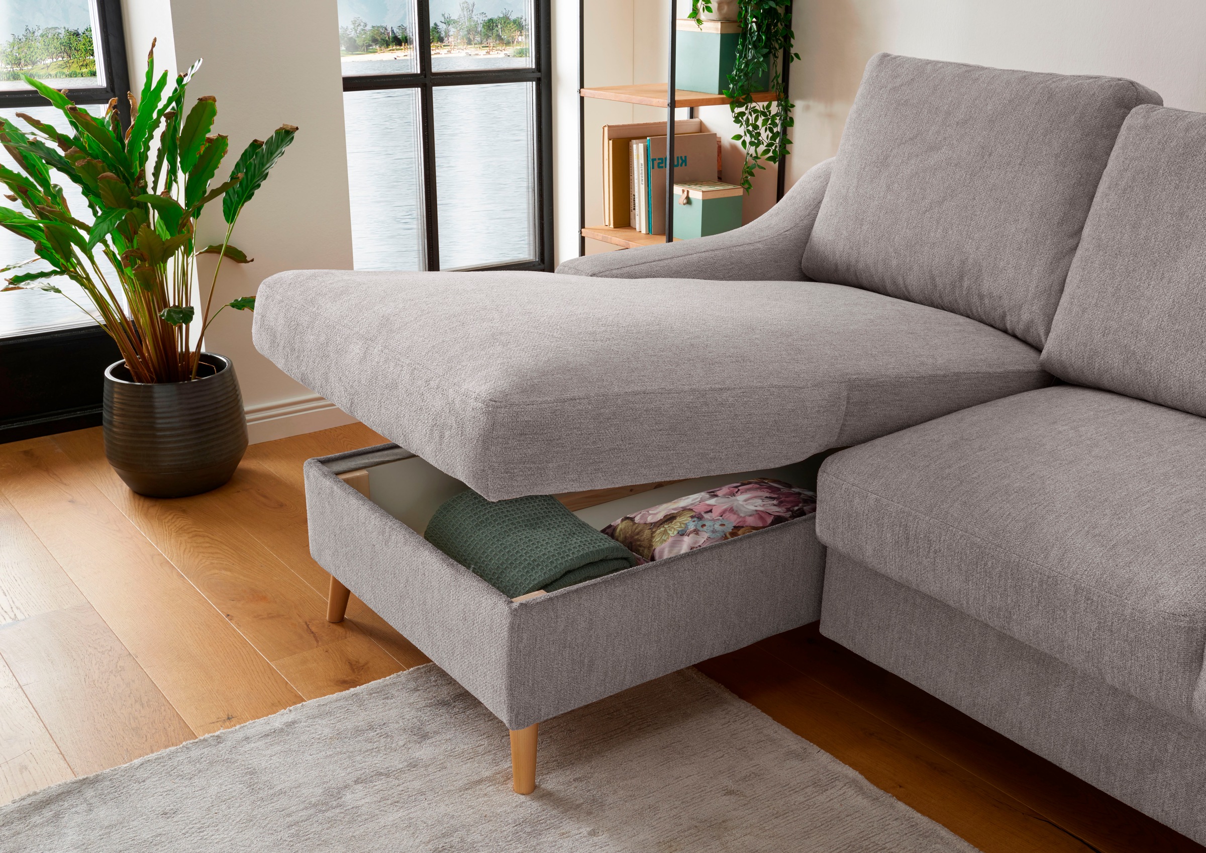 INOSIGN Ecksofa »Valentina L-Form«, 2 Zierkissen, mit Seitentasche, ausziehbarer Liegefläche, Bettkasten