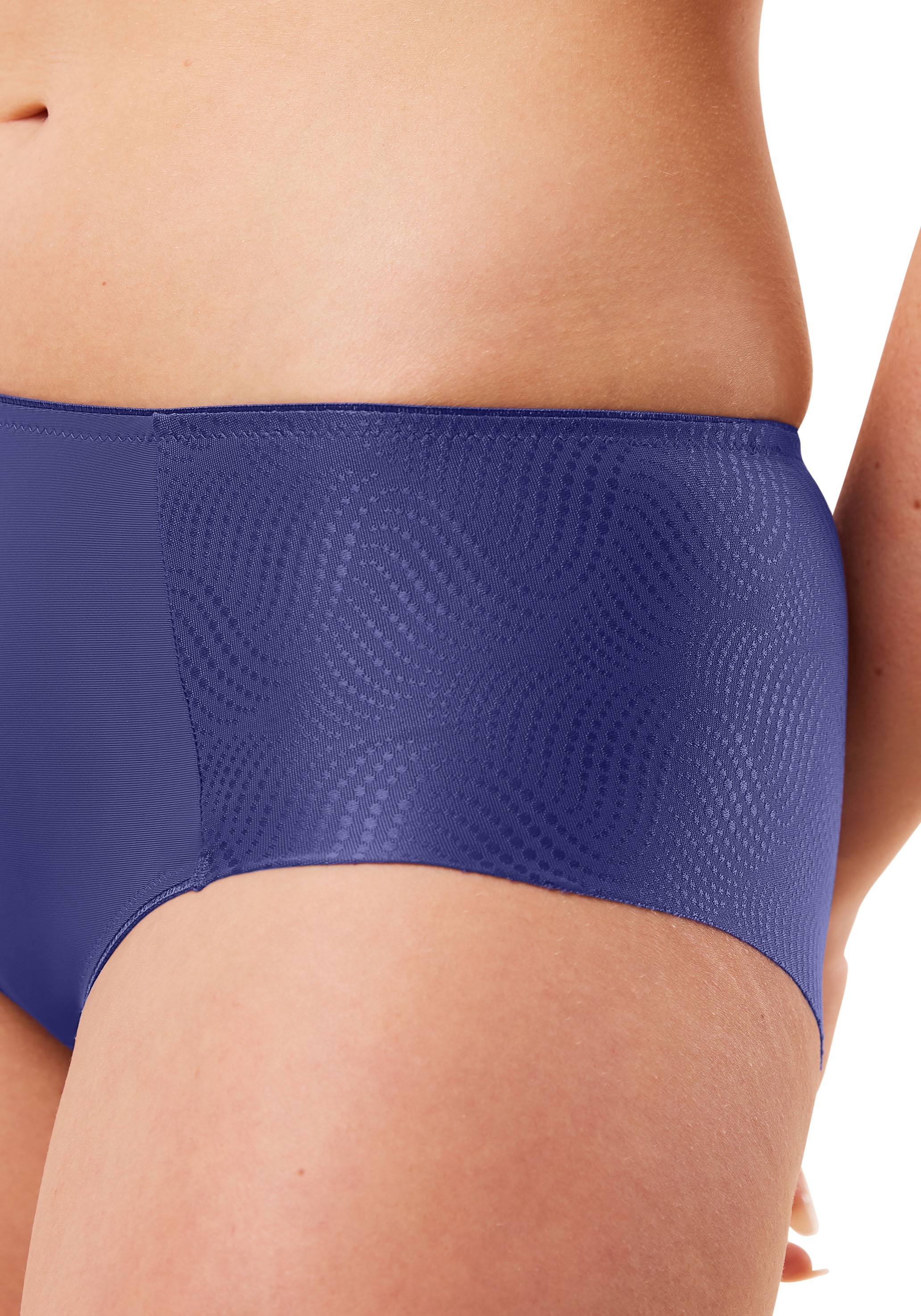 Triumph Hipster »Essential Minimizer T«, (1hochwertigem Steh), schimmerndes Jacquardmuster, elastisch, weich, blickdicht