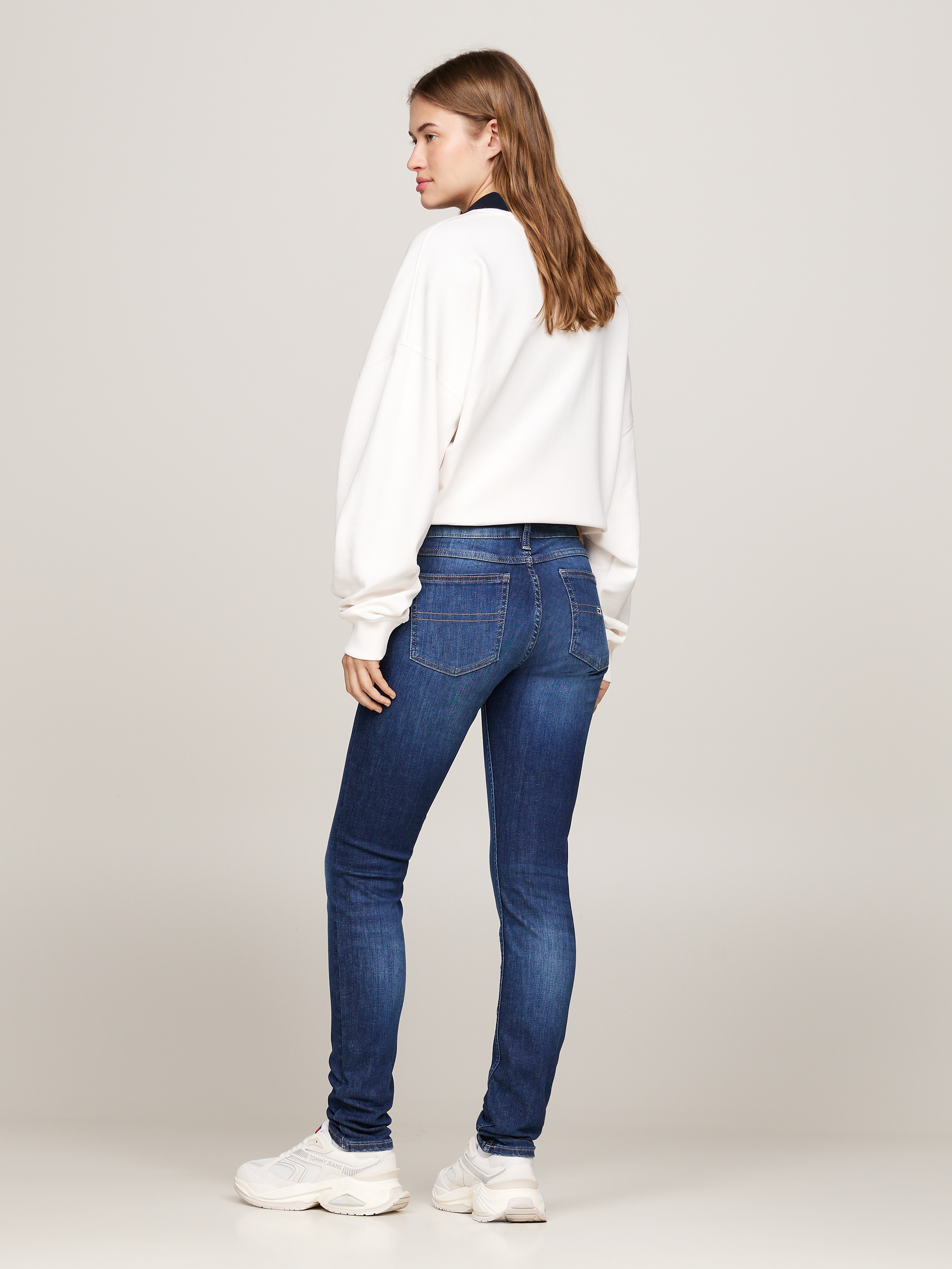Tommy Jeans Skinny-fit-Jeans »Tommy Jeans Damenjeans Low Waist Skinny«, mit Waschung, Logo-Badge
