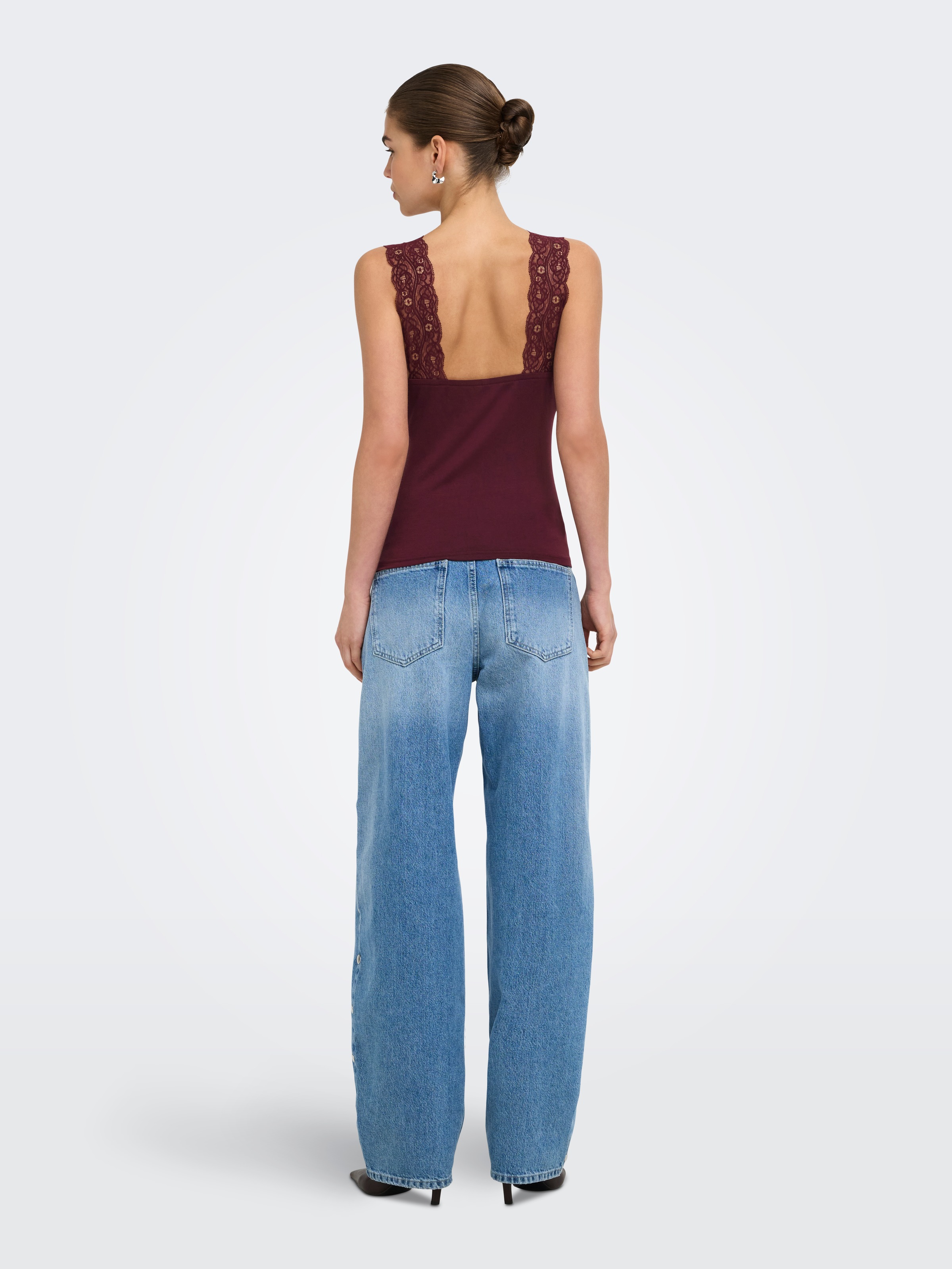 ONLY Spitzentop »ONLLUNI TANK TOP WITH LACE DETAIL CS JRS« Viskosemischung, regular fit