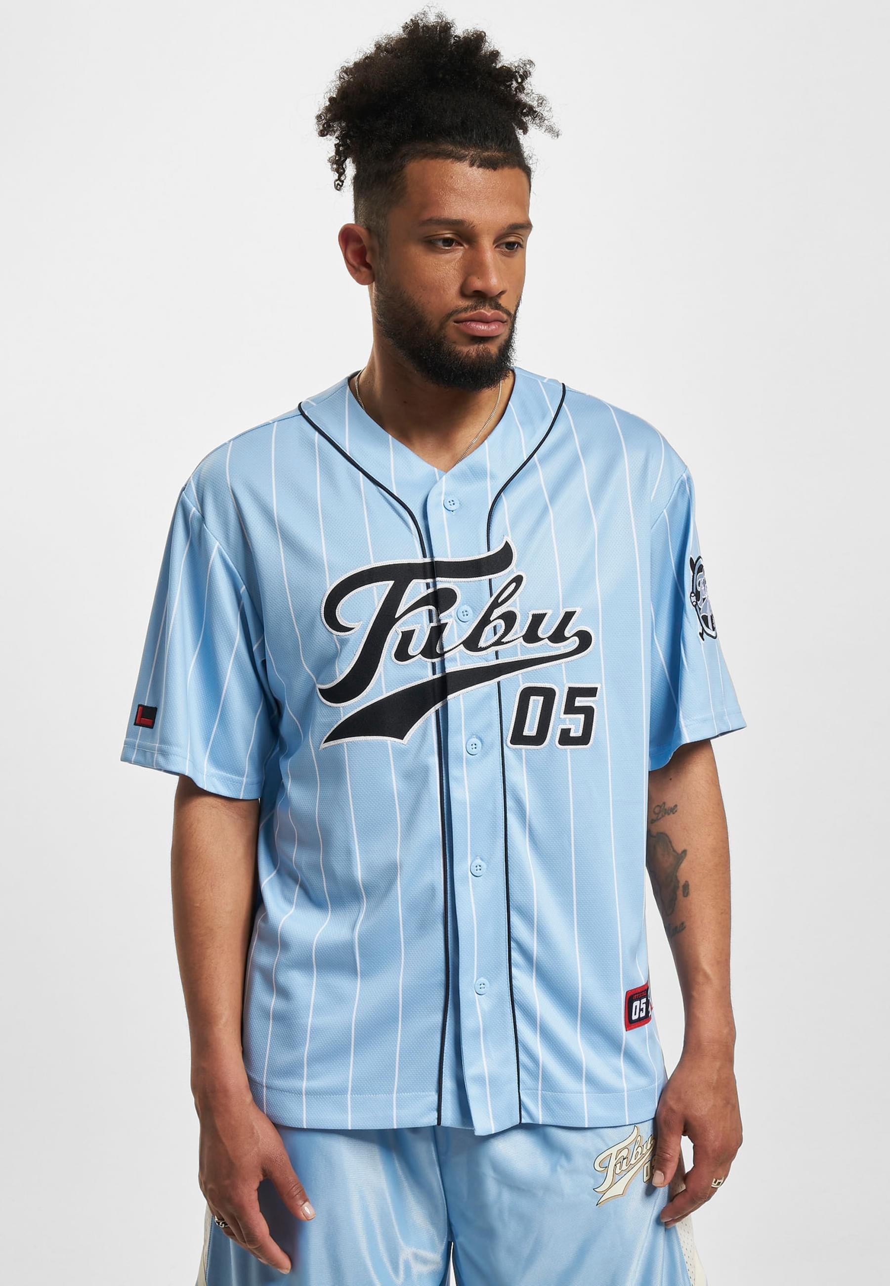 Fubu T-Shirt »Fubu Herren FM232-003-3 FUBU Varsity Pinstripe Baseball Jersey« 1 Stk.