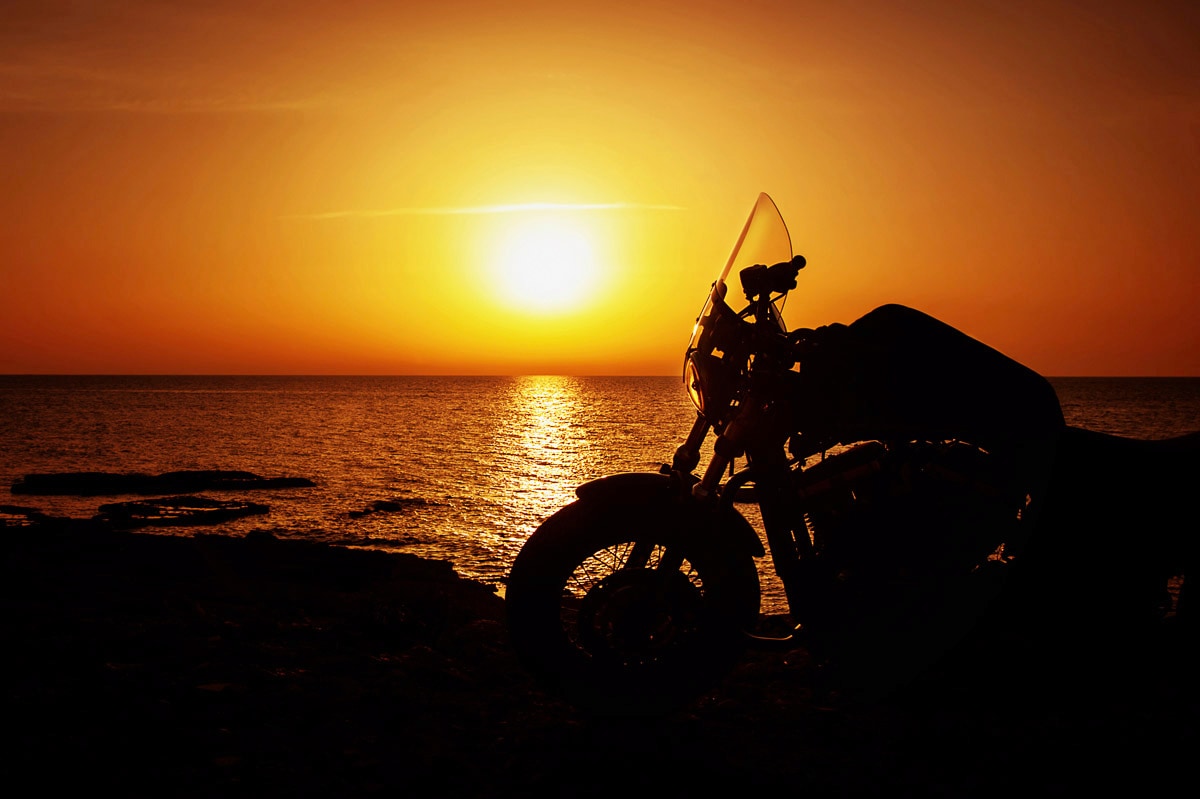 Papermoon Fototapete »Motorrad am Strand« günstig online kaufen