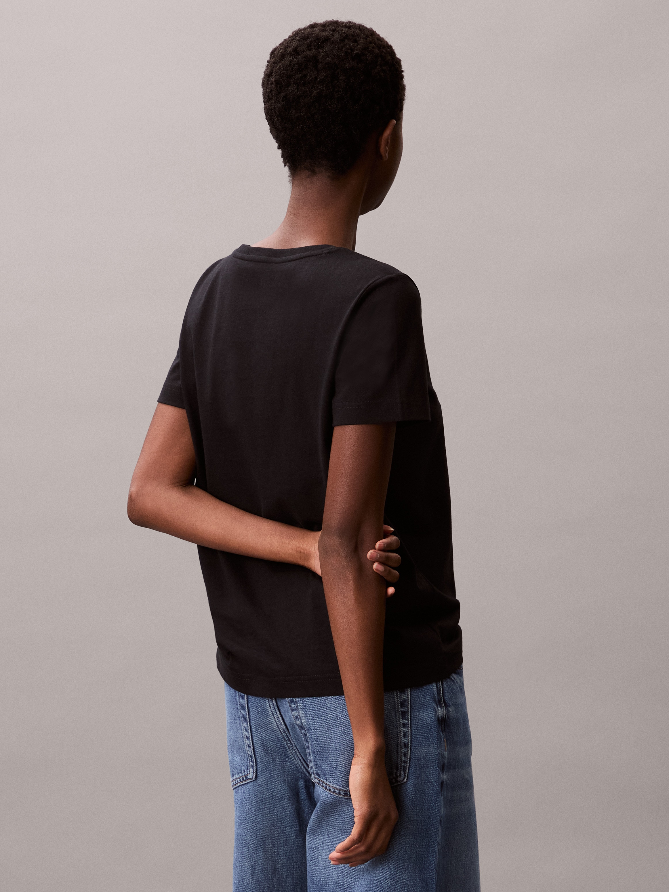 Calvin Klein Jeans T-Shirt »Archive Jersey Vnk Tee EU«, Mit V-Ausschnitt