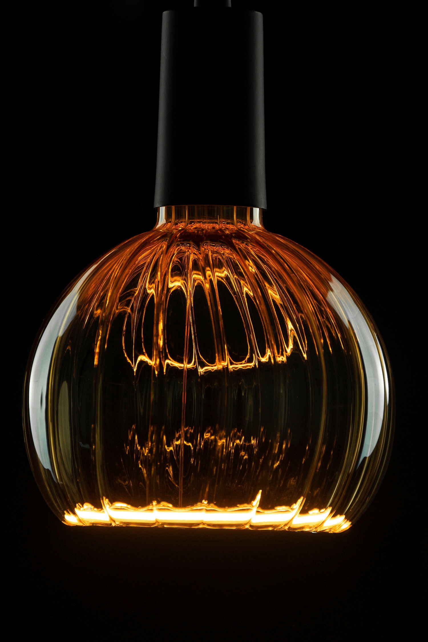 SEGULA LED-Leuchtmittel »LED Floating Globe 150 straight gold«, E27, 1 St., Extra-Warmweiß, LED Floating Globe 150 straight gold, E27, 4W, CRI 90, dimmbar