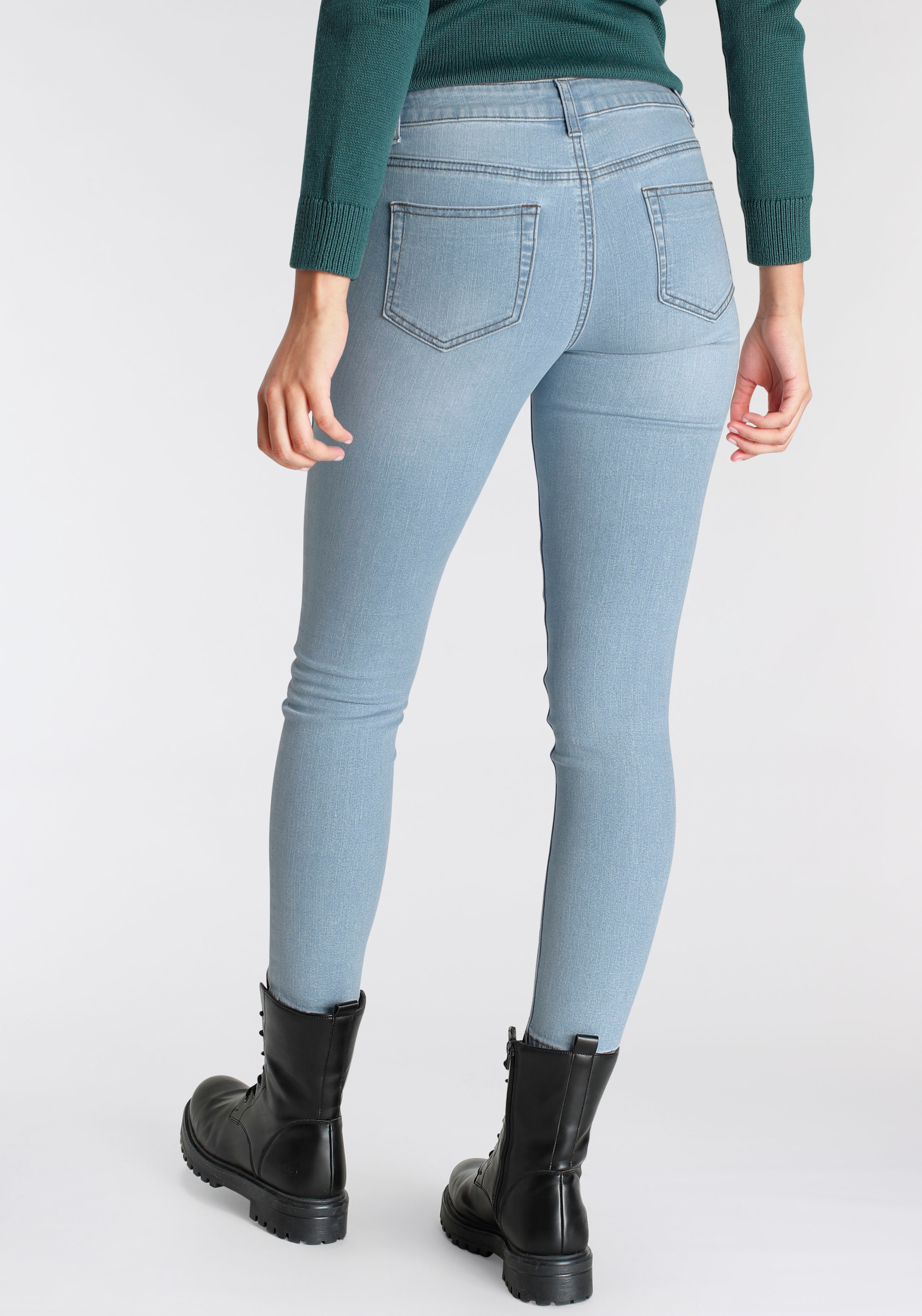 Arizona 7/8-Jeans »mit Keileinsätzen«, extra-enger Schnitt, Used-Look-Waschung, niedrige Leibhöhe