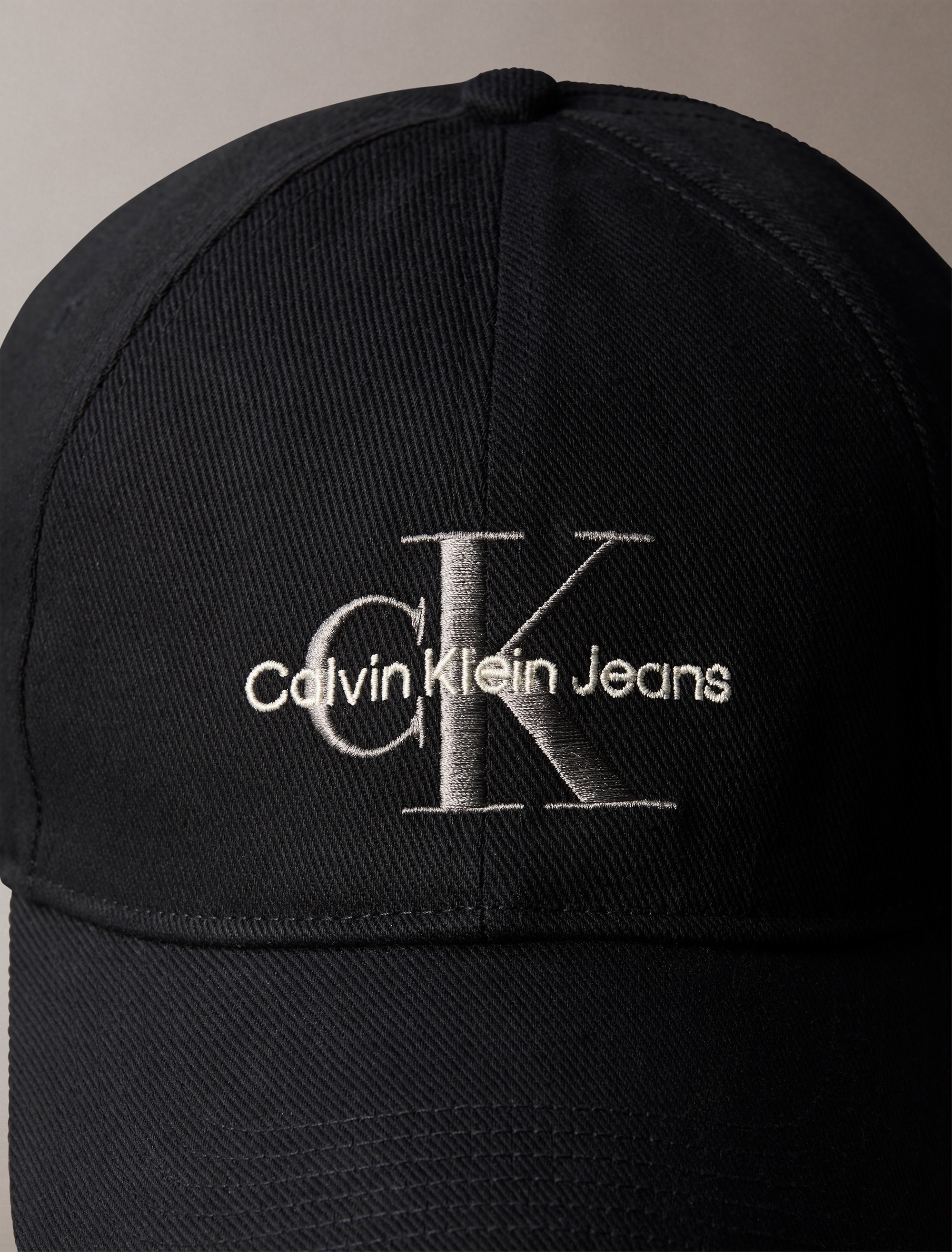 Calvin Klein Jeans Baseball Cap »MONO LOGO EMBRO CAP«, mit Logostickerei