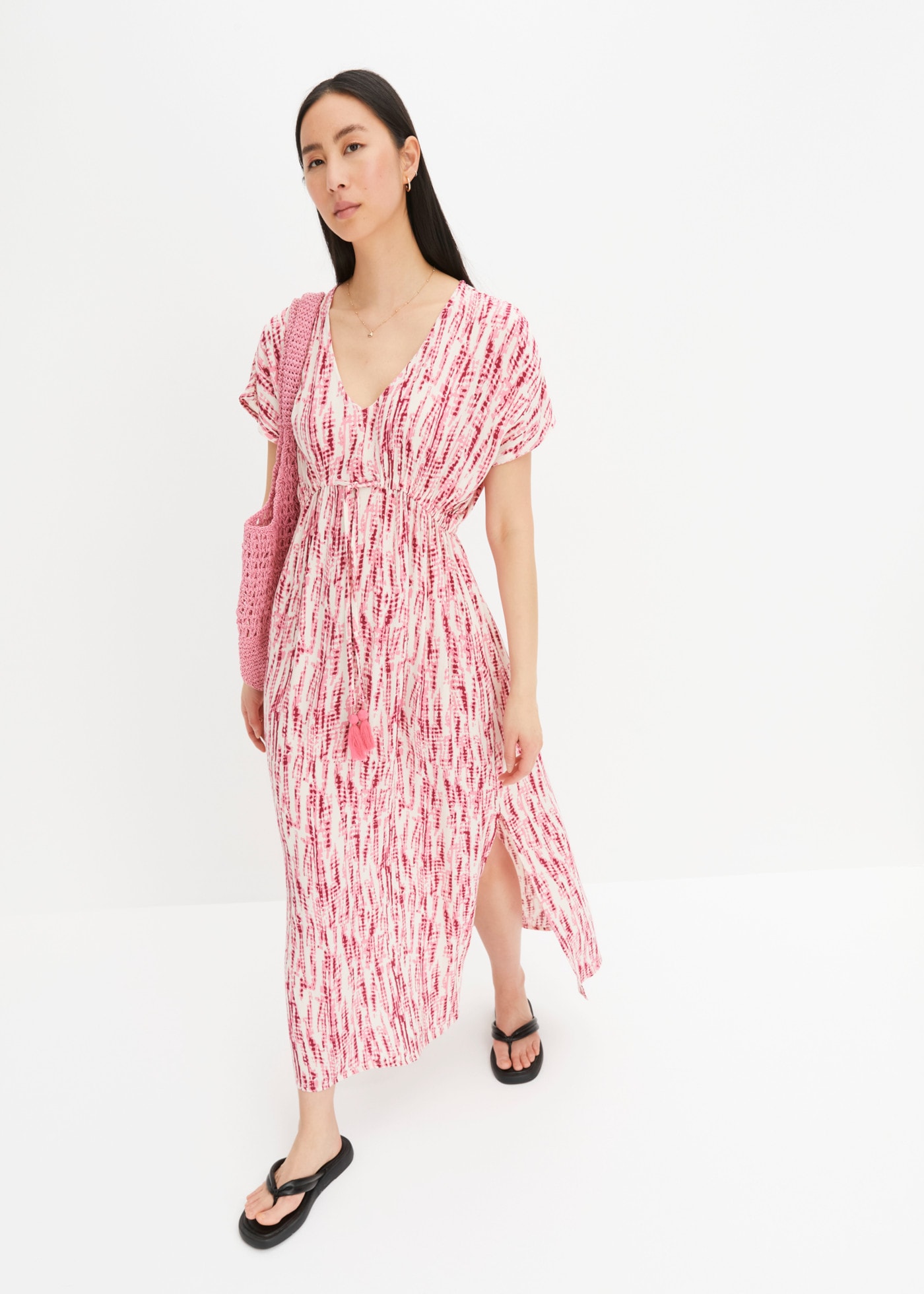 bonprix Maxikleid mit Batik-Print, ausgestellte Passform, aus Viskose, Kurzarm-Design