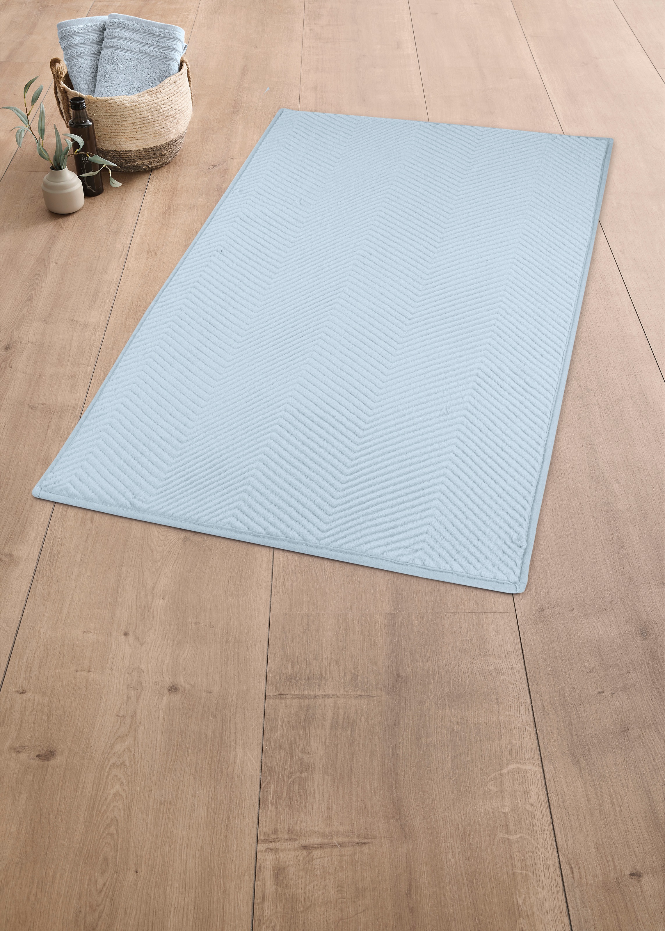 Kleine Wolke Badematte »Zigzag«, rutschhemmend beschichtet, fußbodenheizungsgeeignet, Badteppich, Uni-Farben, modernes Zickzack Muster