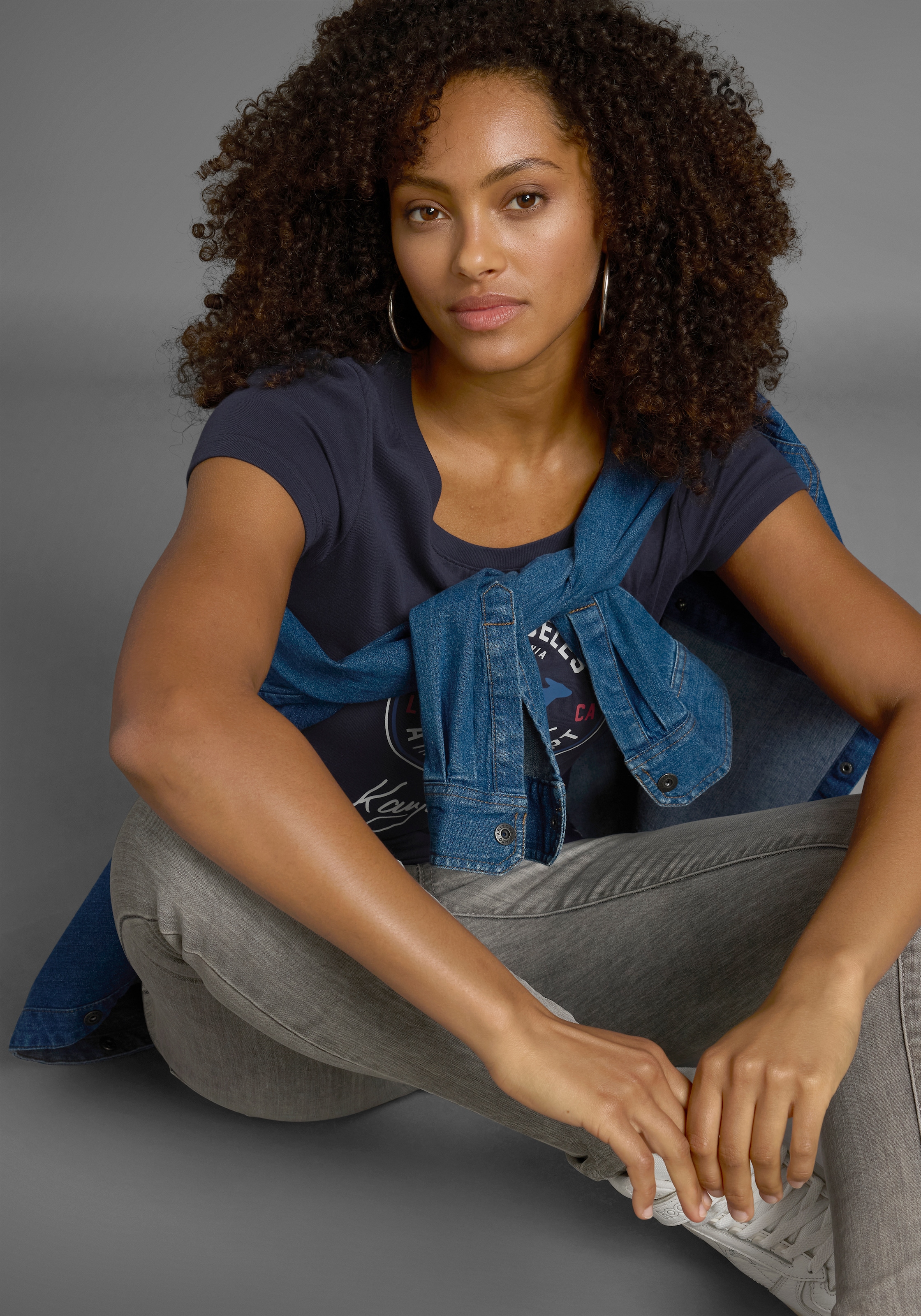 KangaROOS T-Shirt Kurzarm,  sehr figurbetont,  im Vintage-Design,  Rundhalsausschnitt