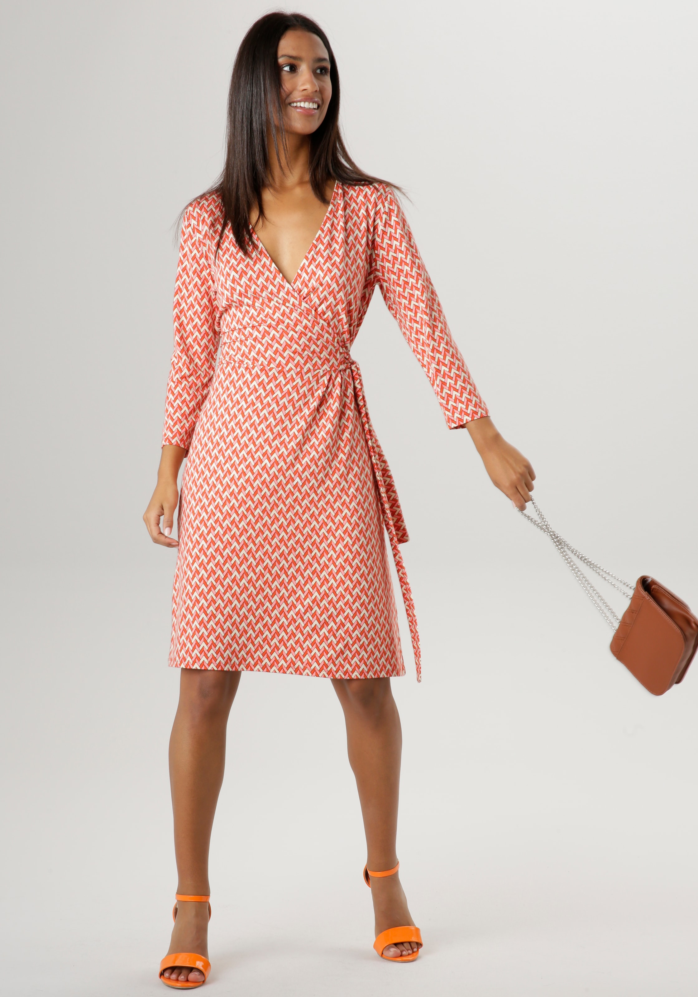 Muster online mit geometrischem SELECTED Aniston und seitlichem bestellen KOLLEKTION Jerseykleid, Bindedetail NEUE -