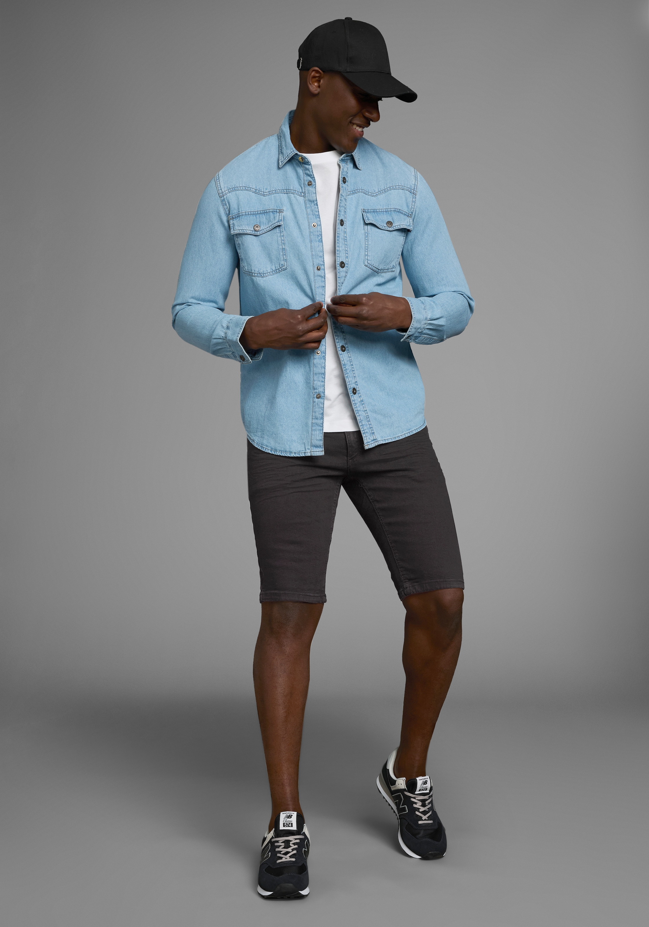Arizona Jeansshorts, gerader Schnitt, knieumspielende Länge, niedrige Leibhöhe