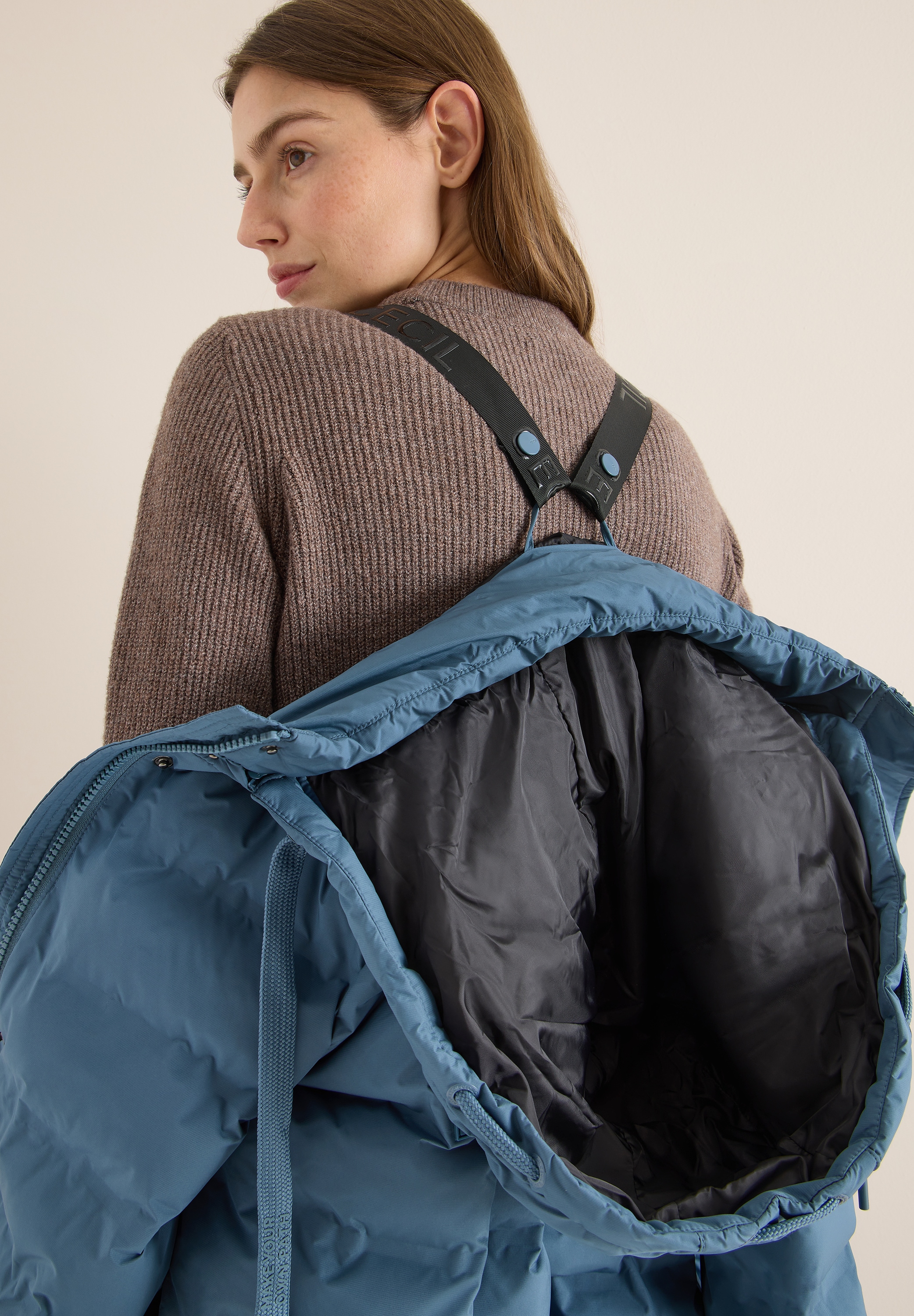 Cecil Steppmantel mit Kapuze