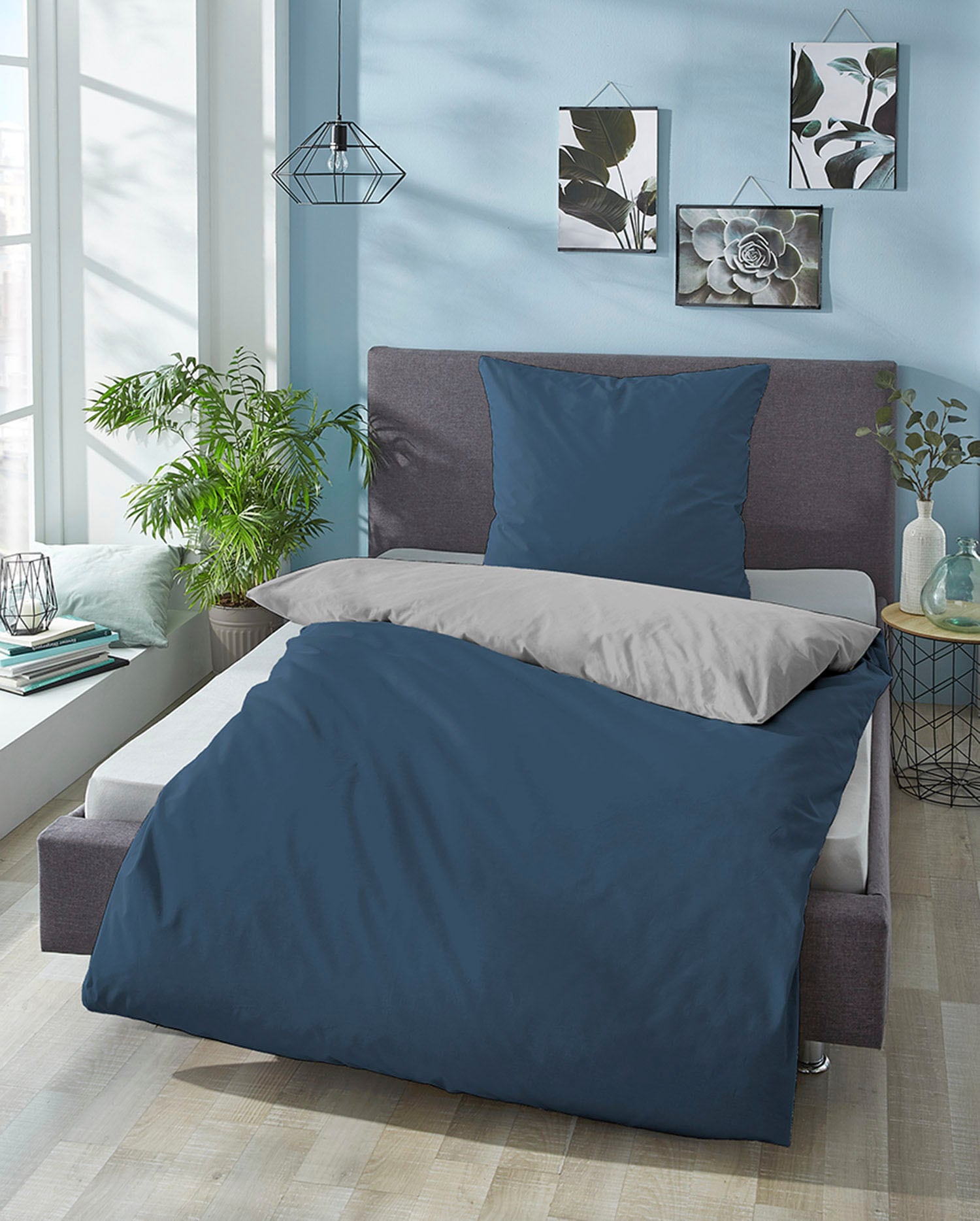 Castell Wendebettwäsche »Uni-Microfaser-Satin«, (2 tlg.), hautsympathische Microfaser Satin Qualität, 100% Polyester, Bett- und Kopfkissenbezug mit Reißverschluss, pflegeleicht, mit feinem Glanz, samtig weicher Stoff