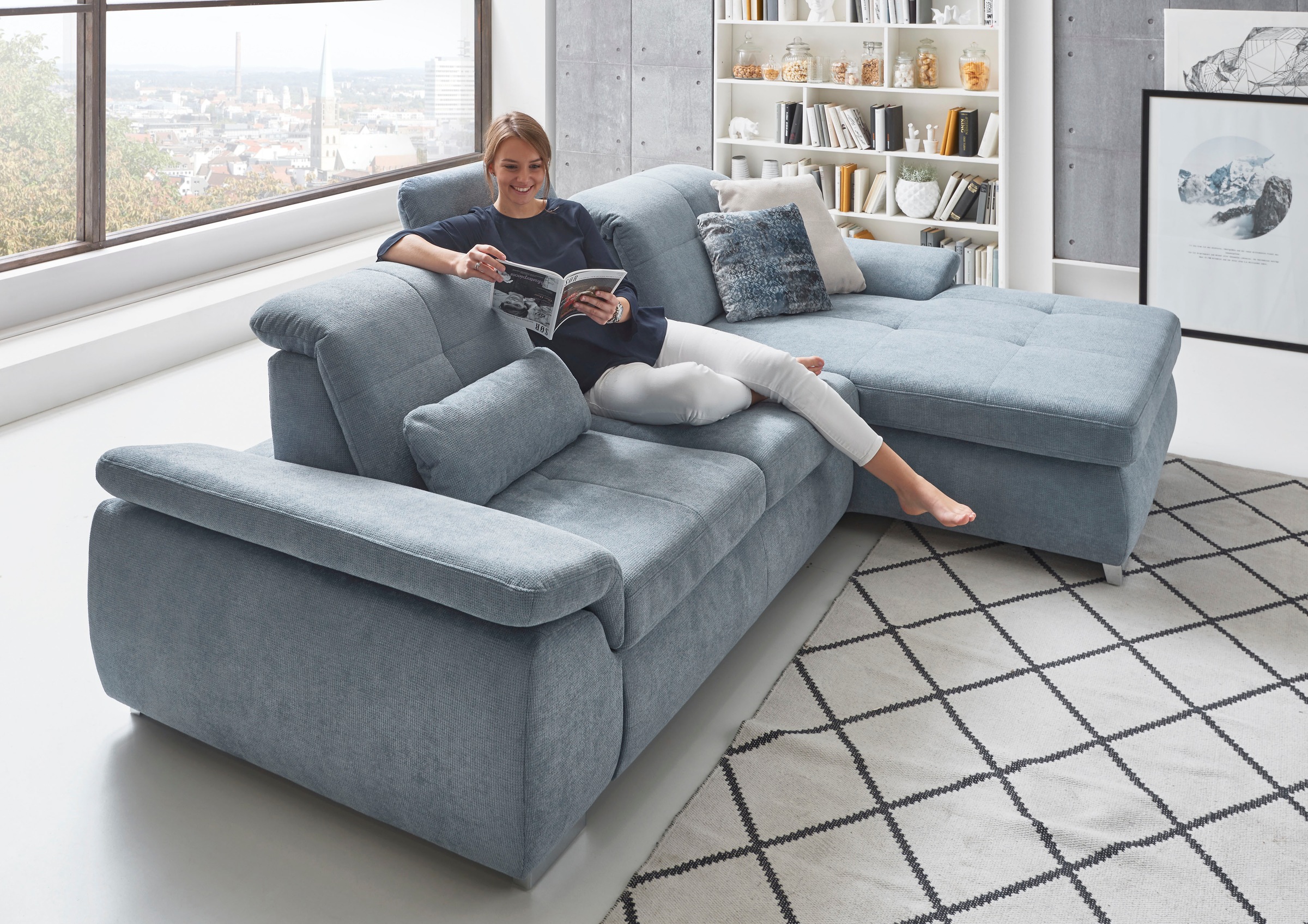 Die PlanBar Ecksofa »MP-IN16037 L-Form mit Kaltschaum-Polsterung«, mit Sitztiefenverstellung & Zierkissen