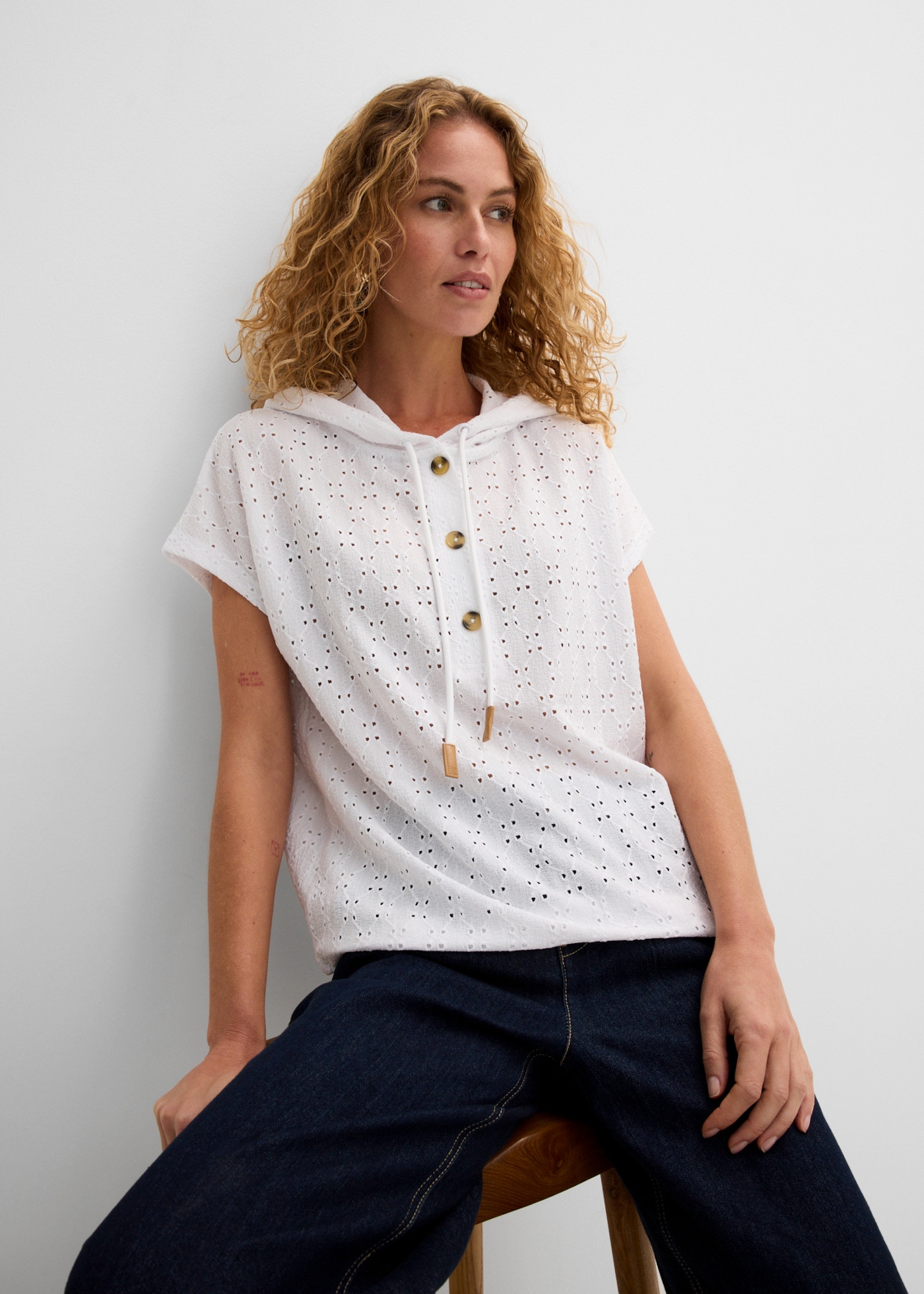 bonprix Henleyshirt lockerer Schnitt, Oversize-Passform, mit Kapuze, Kurzarm-Design