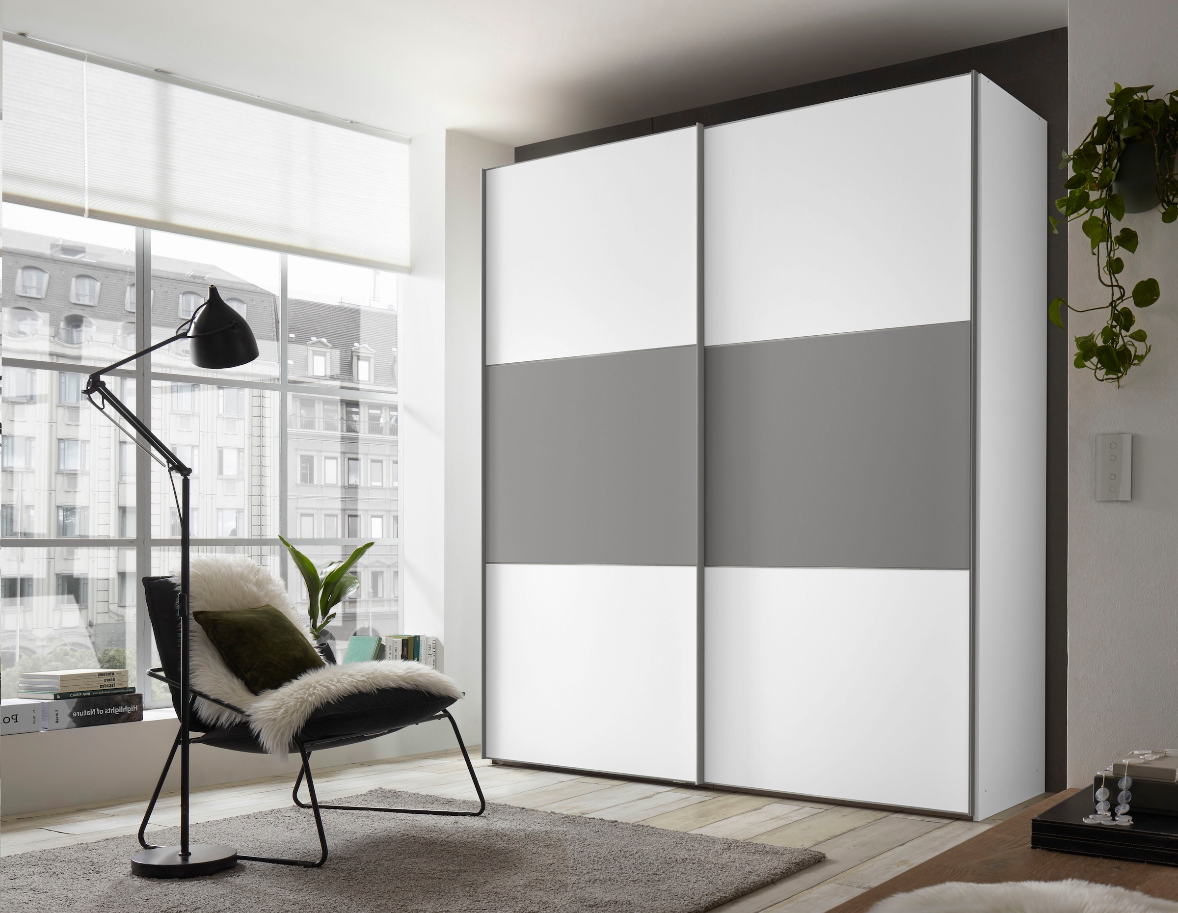 STAUD Schwebetürenschrank »Includo, Made in Germany« Mit vier verschiedenen Ausstattungsvarianten