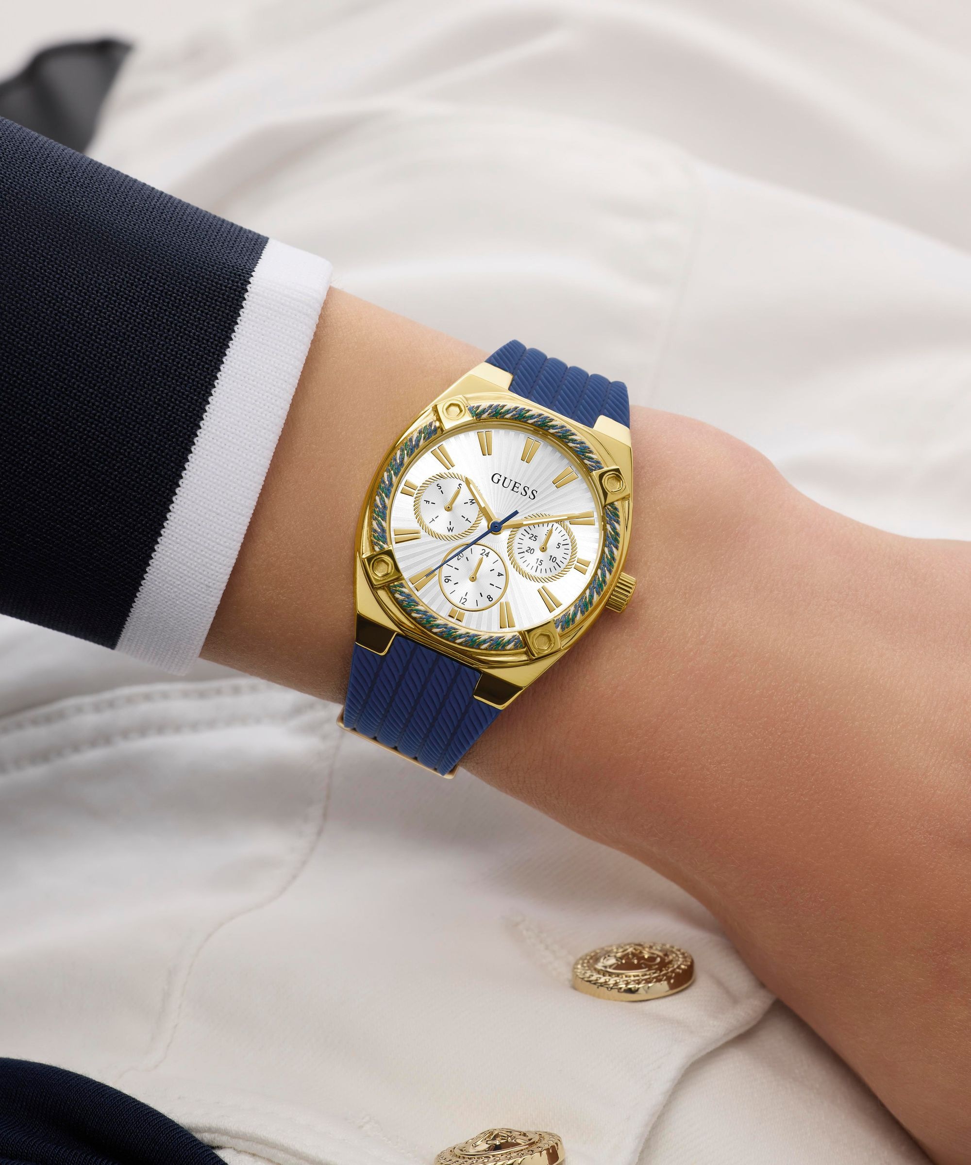 Guess Multifunktionsuhr »SAYLOR« Quarzuhr, Armbanduhr, Damenuhr, Silikonarmband, analog, Wochentag, Tag