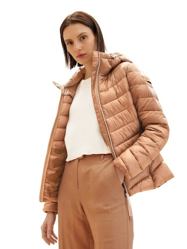 TOM TAILOR Steppjacke, mit Kapuze, mit Kapuze und seidig glänzendem Look