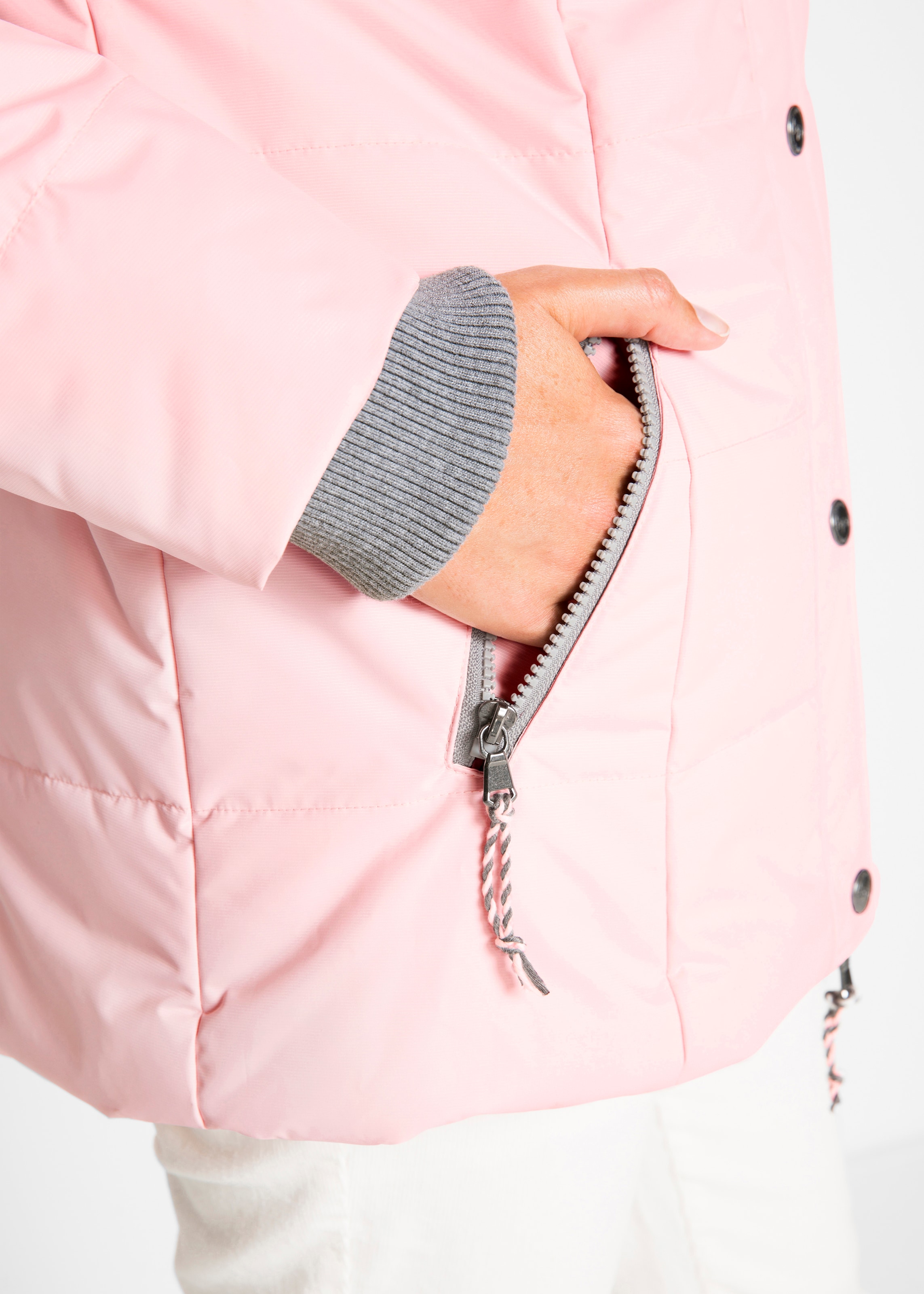 bonprix Winterjacke »Winterjacke in 2-in1 Optik« mit Kapuze Winterjacke in 2-in1 Optik