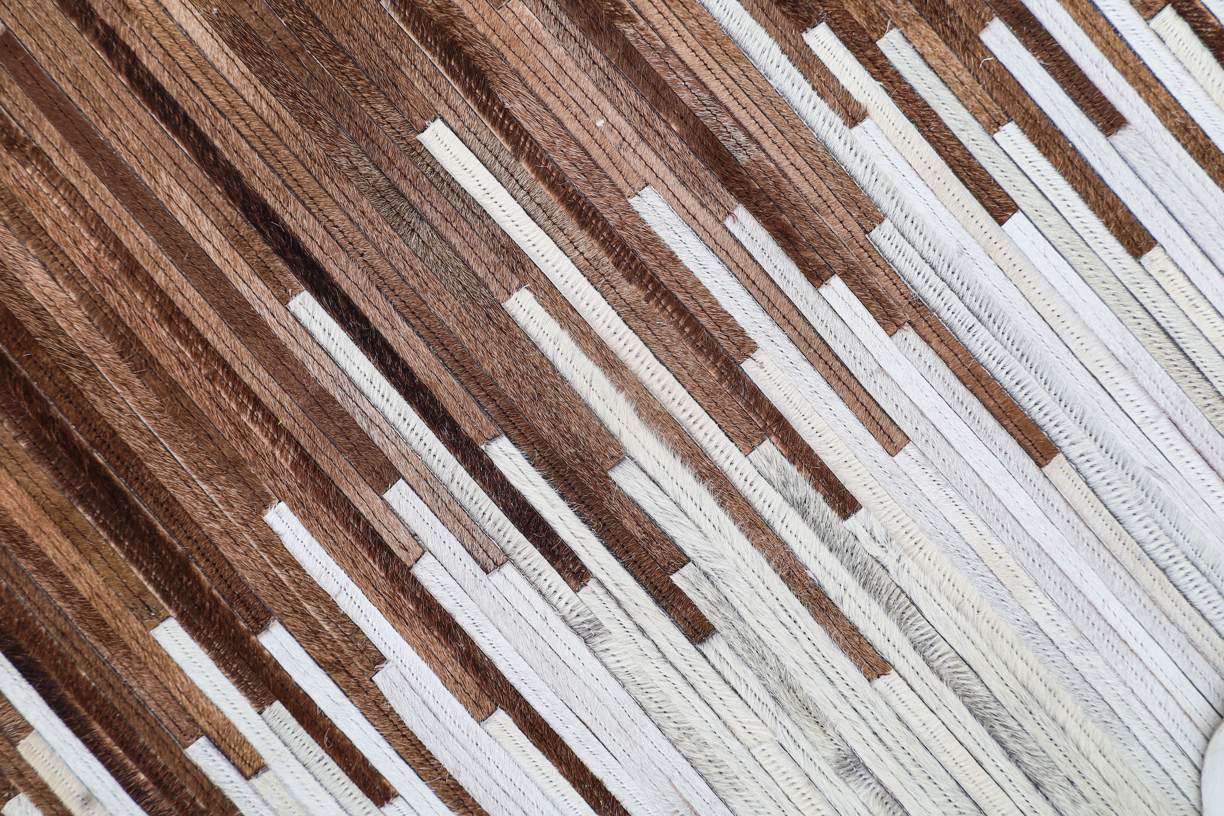 Myflair Möbel & Accessoires Fellteppich »HIDE HARMONY, echtes Rinderfell« rechteckig 10 mm Höhe handgenäht, Naturprodukt, natürliche Struktur & Premium-Look