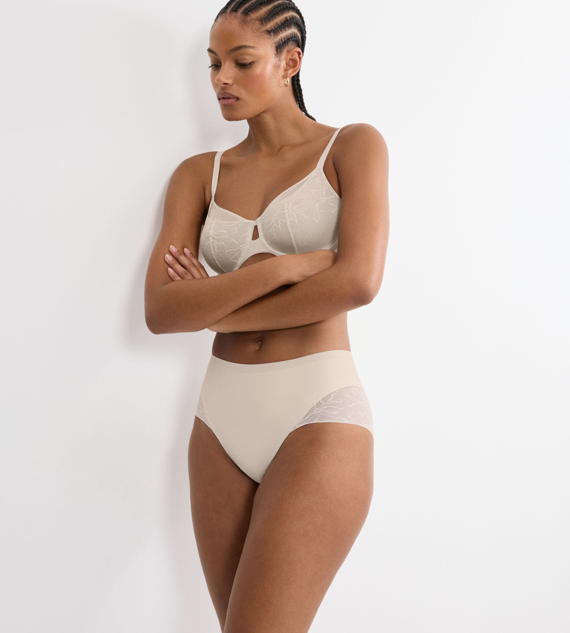 Triumph Shapingslip »Comfort Contour« flache formende Spitze,  stützende Passform, leichter Shape-Effekt