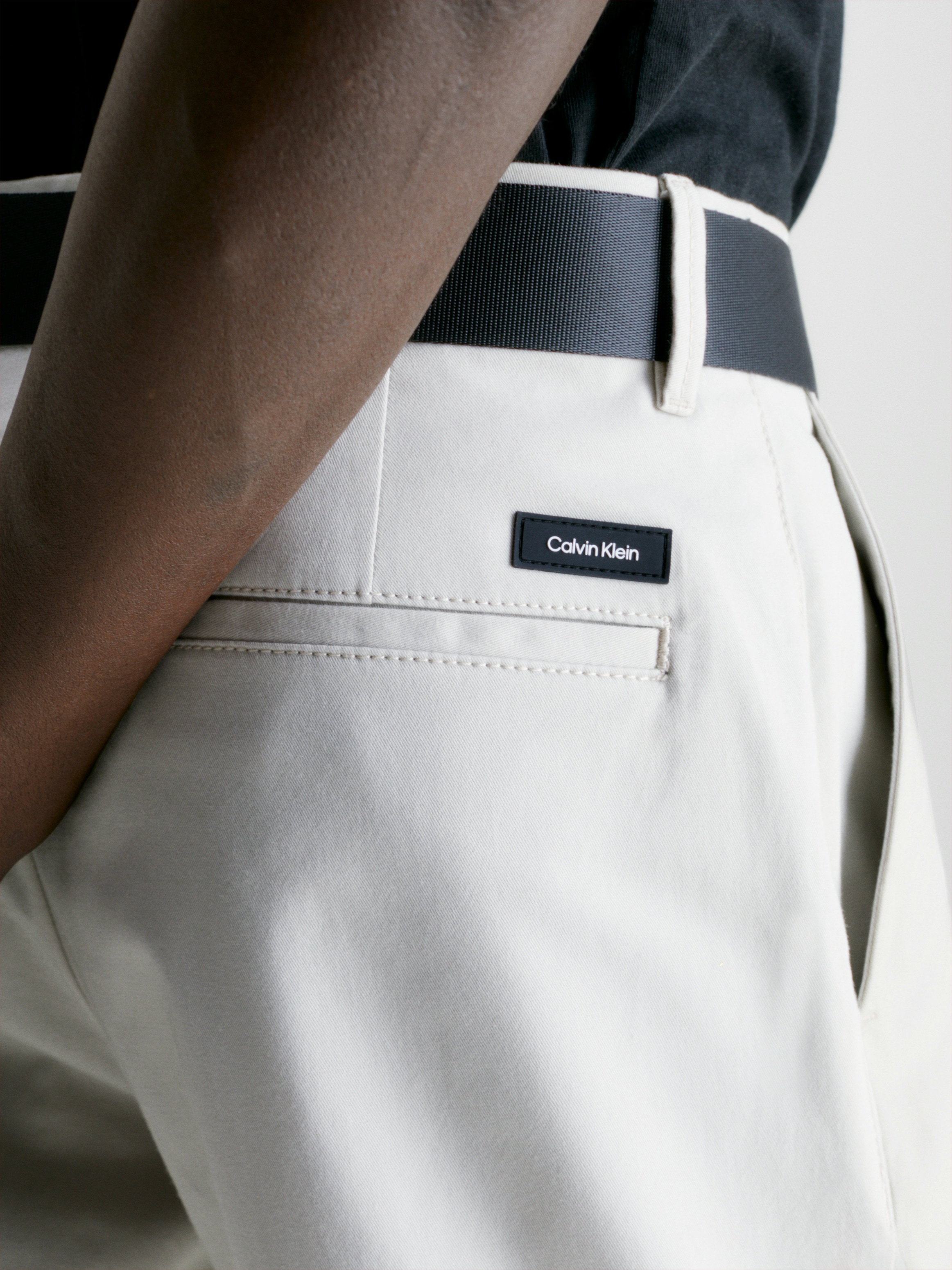 Calvin Klein Shorts »MODERN TWILL SLIM«, mit Gürtel