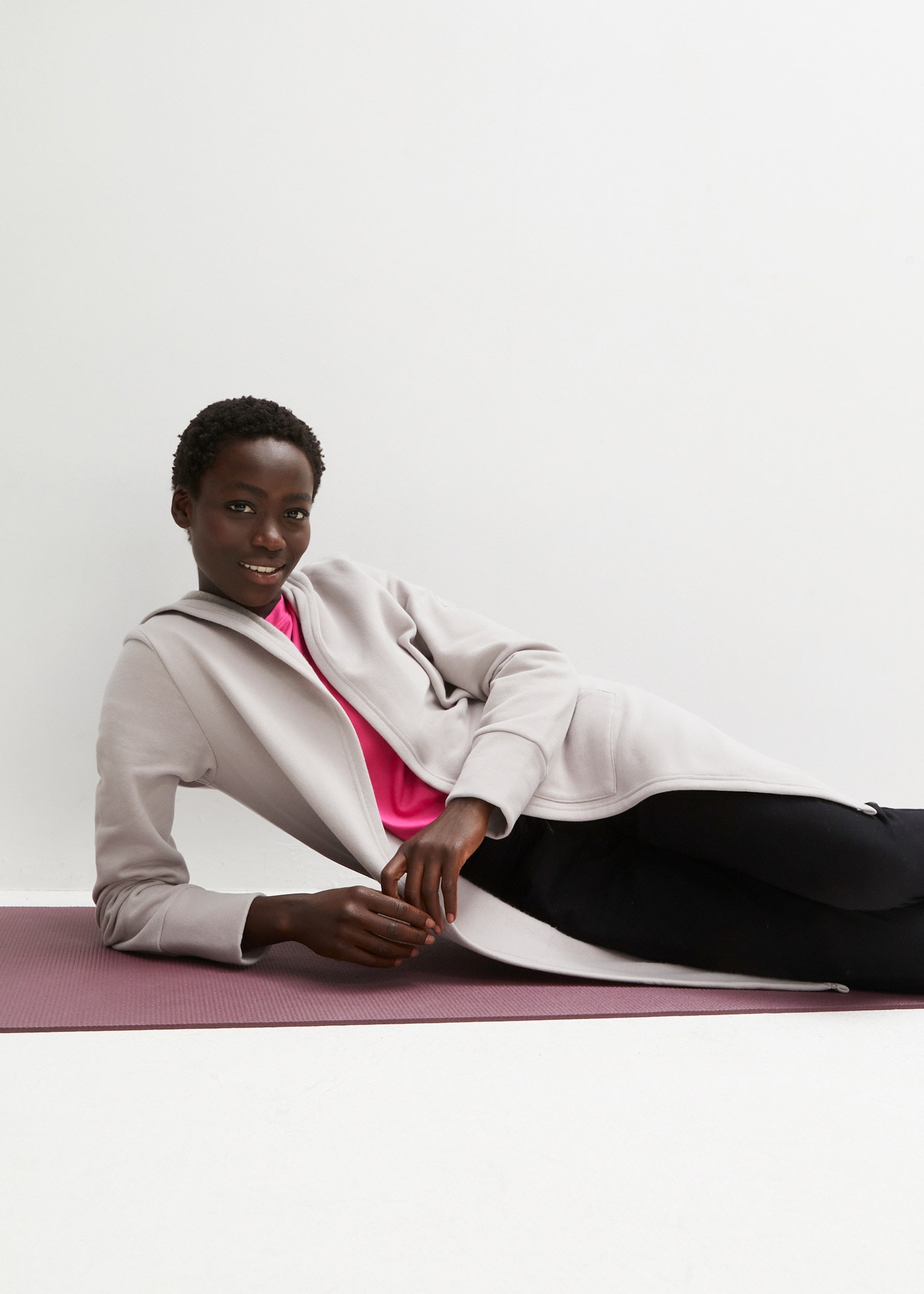 bonprix Sweatjacke »Long-Sweatjacke« mit Nahtreißverschluss, aus Baumwolle und Polyester
