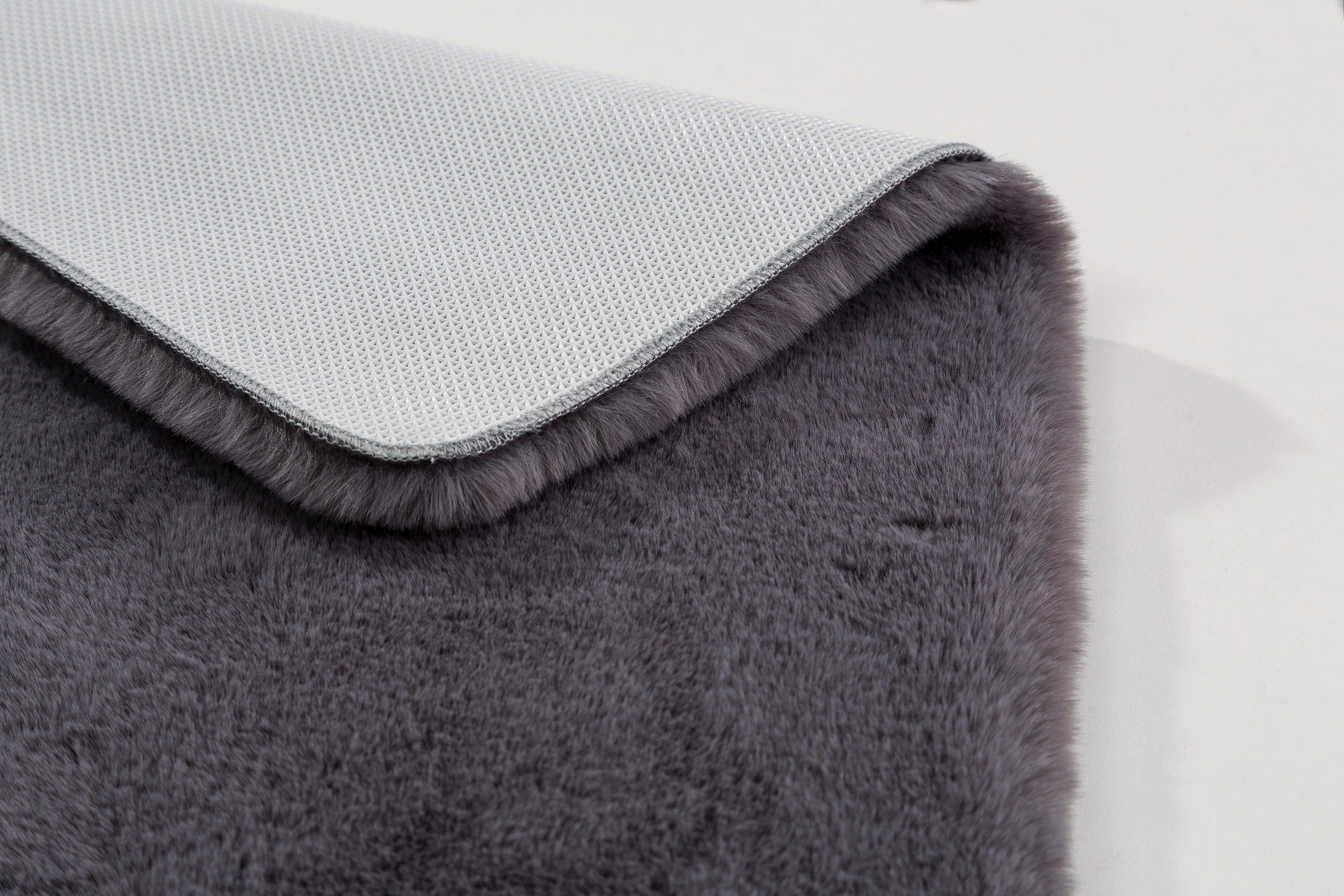 SCHÖNER WOHNEN-Kollektion Badematte »Bali«, rutschhemmend beschichtet, fußbodenheizungsgeeignet, Fell Haptik, kuschelig, Badezimmerteppich, waschbar