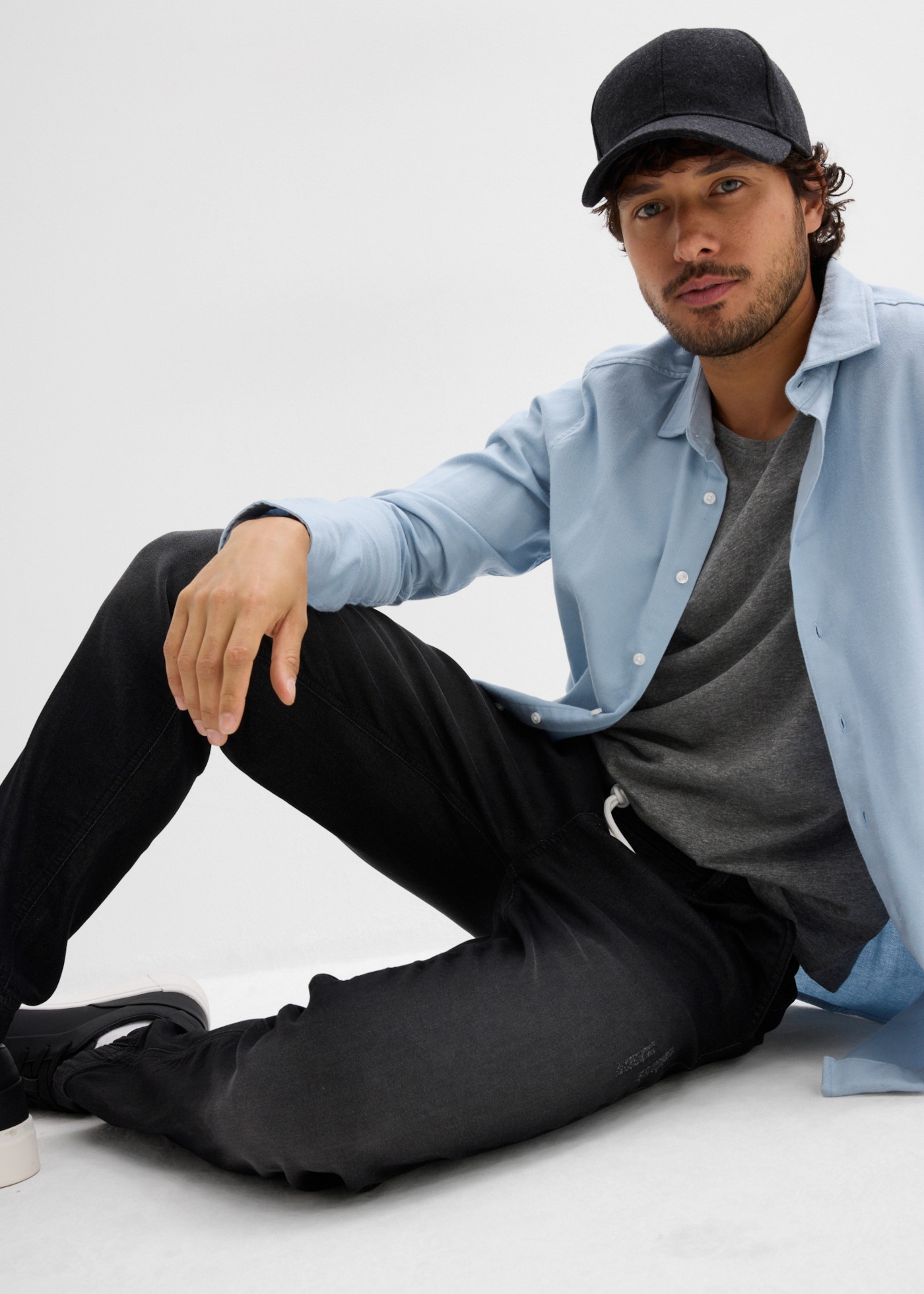 bonprix Jogg Pants »Regular Fit Jeans-Jogger mit Komfortbund, Straight« mit Schlupfform, Regular Fit, aus Baumwolle, Polyester und Elasthan
