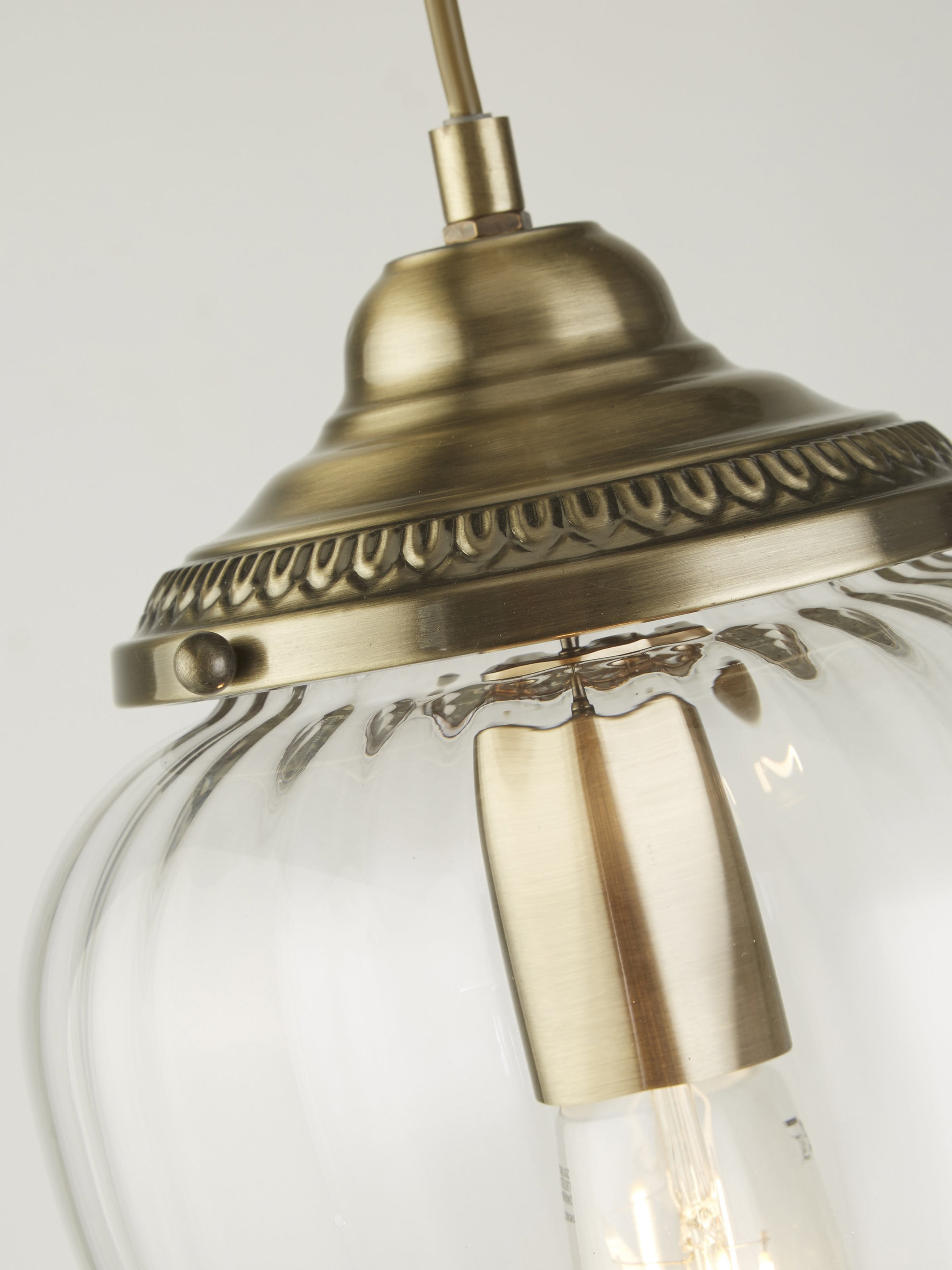 Searchlight Pendelleuchte »Moscow Pendelleuchte - Antikes Messing und geripptes Glas« E27 1 Stk.